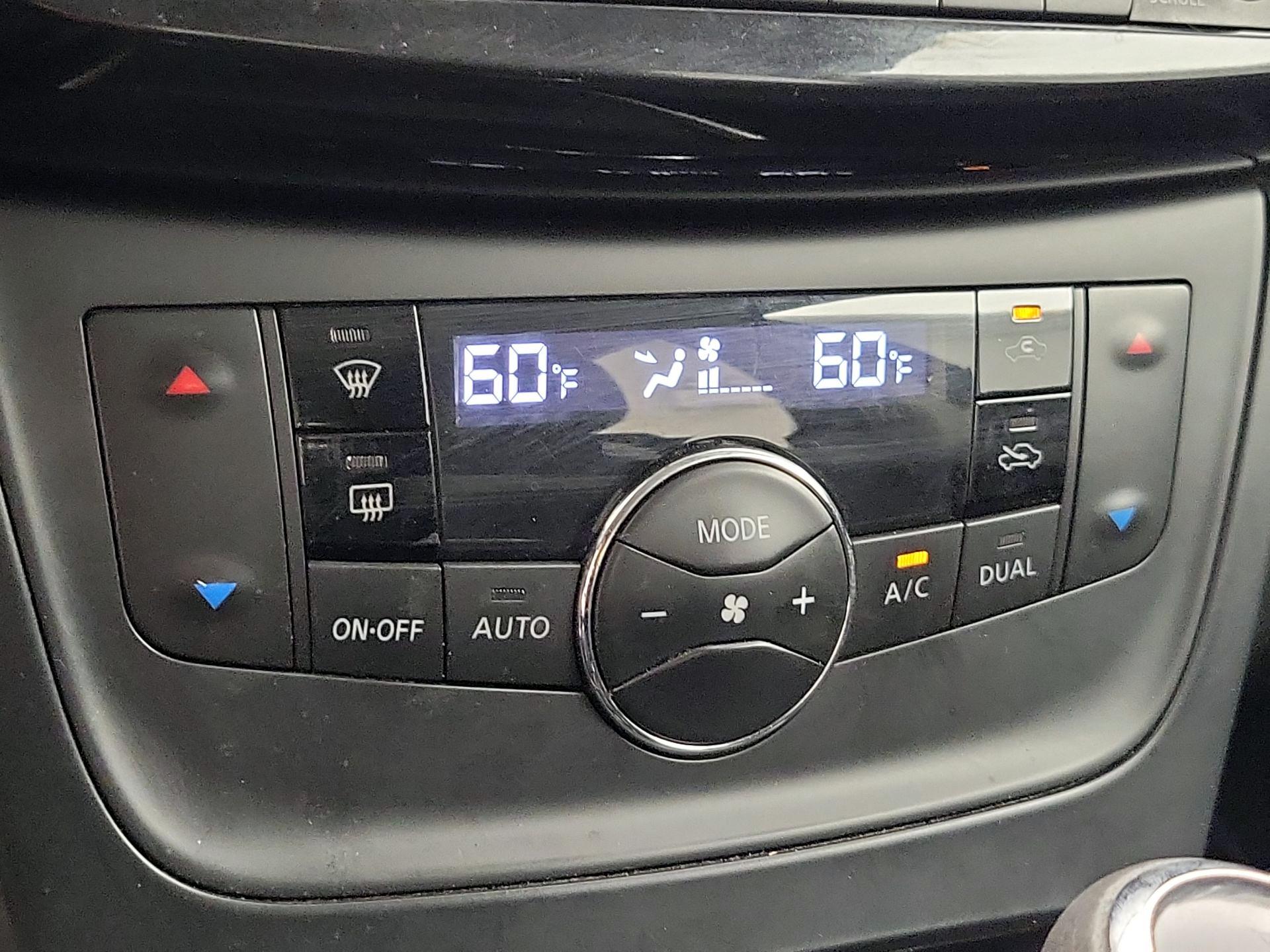 Thumbnail: 2018 Nissan Sentra - 16