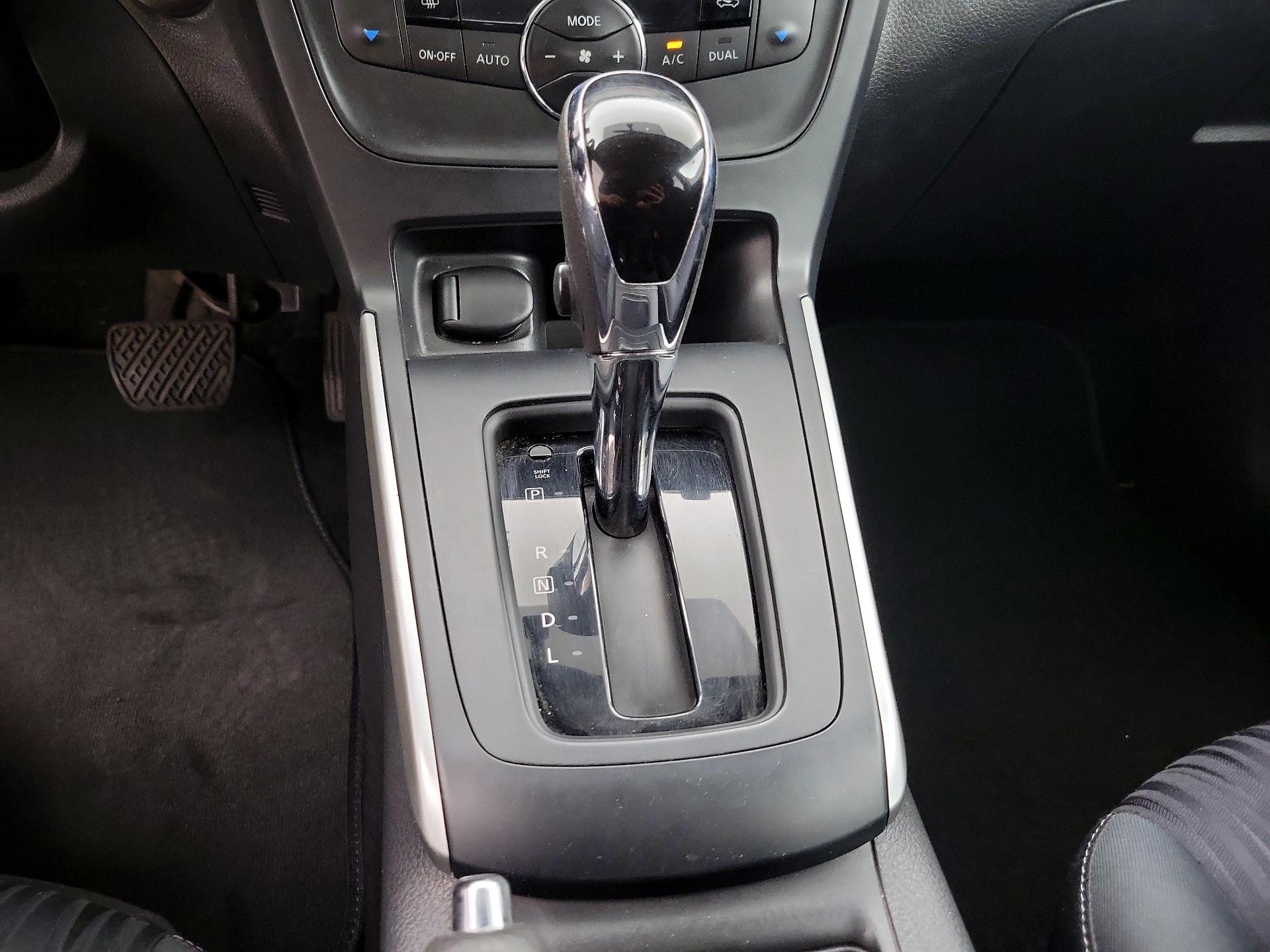 Thumbnail: 2018 Nissan Sentra - 17