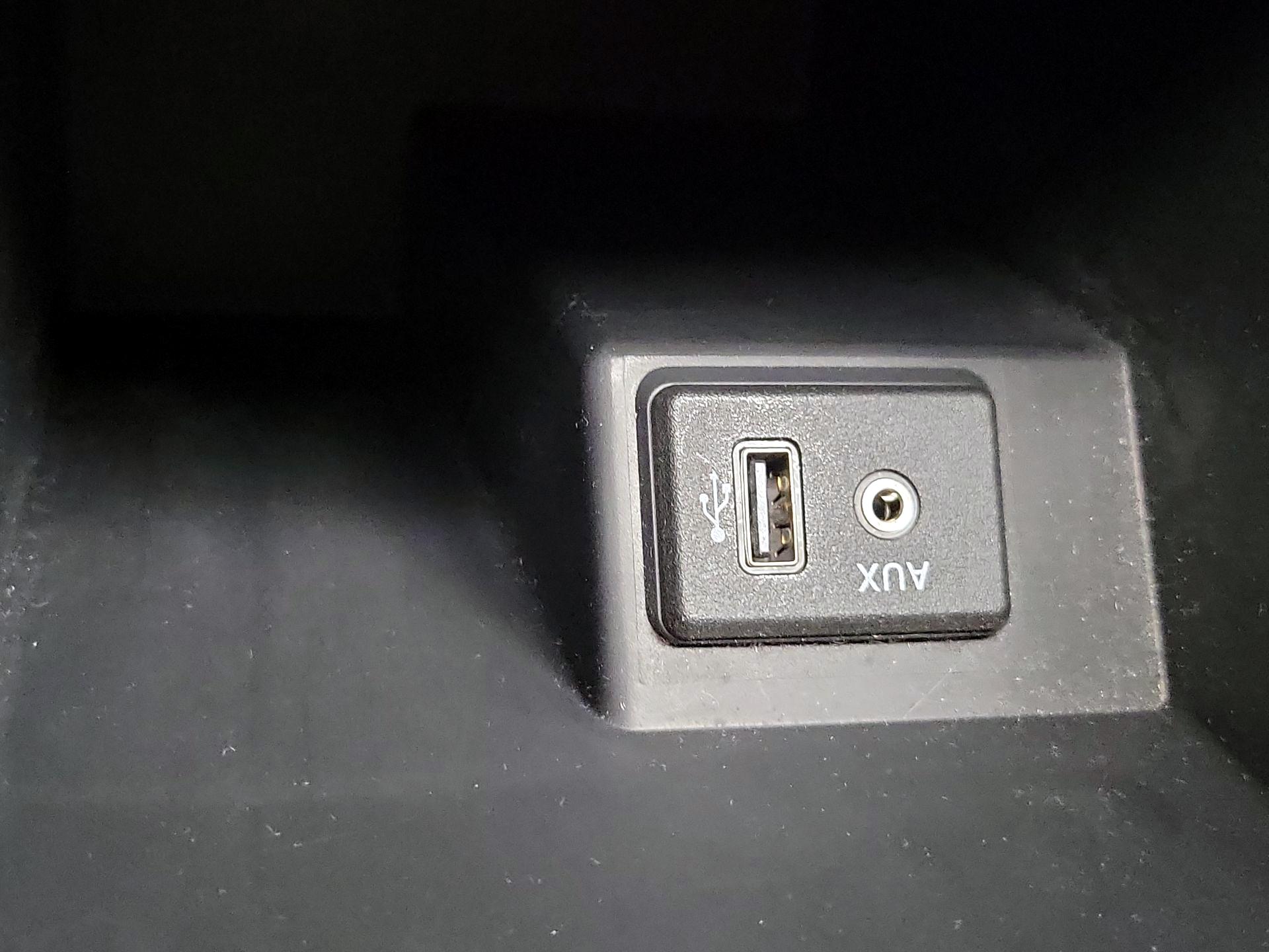 Thumbnail: 2018 Nissan Sentra - 18