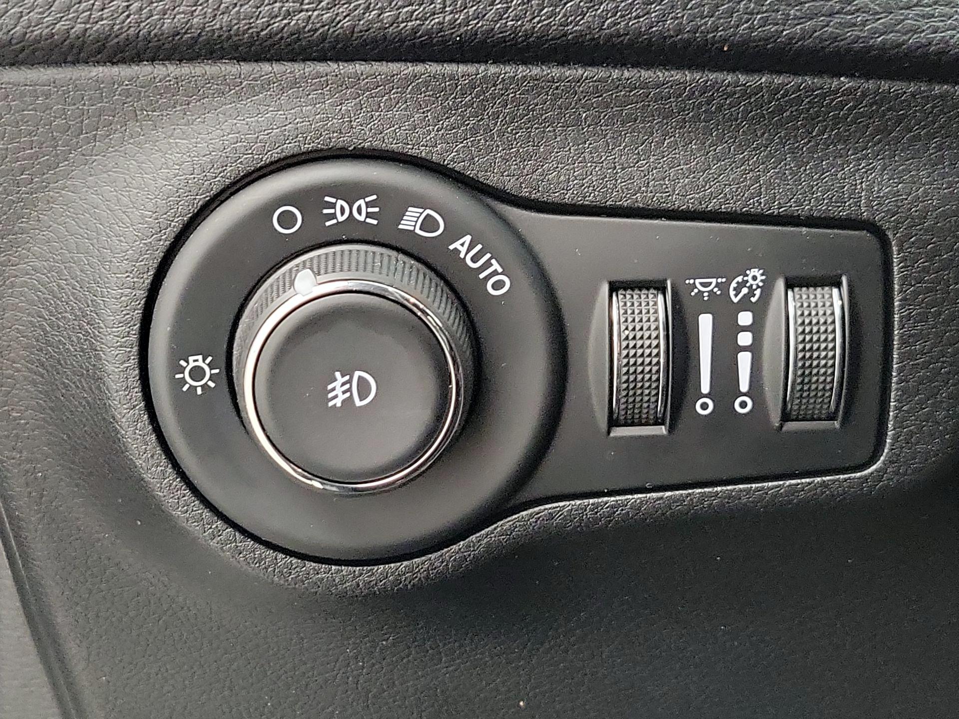 Thumbnail: 2018 Jeep Compass - 13