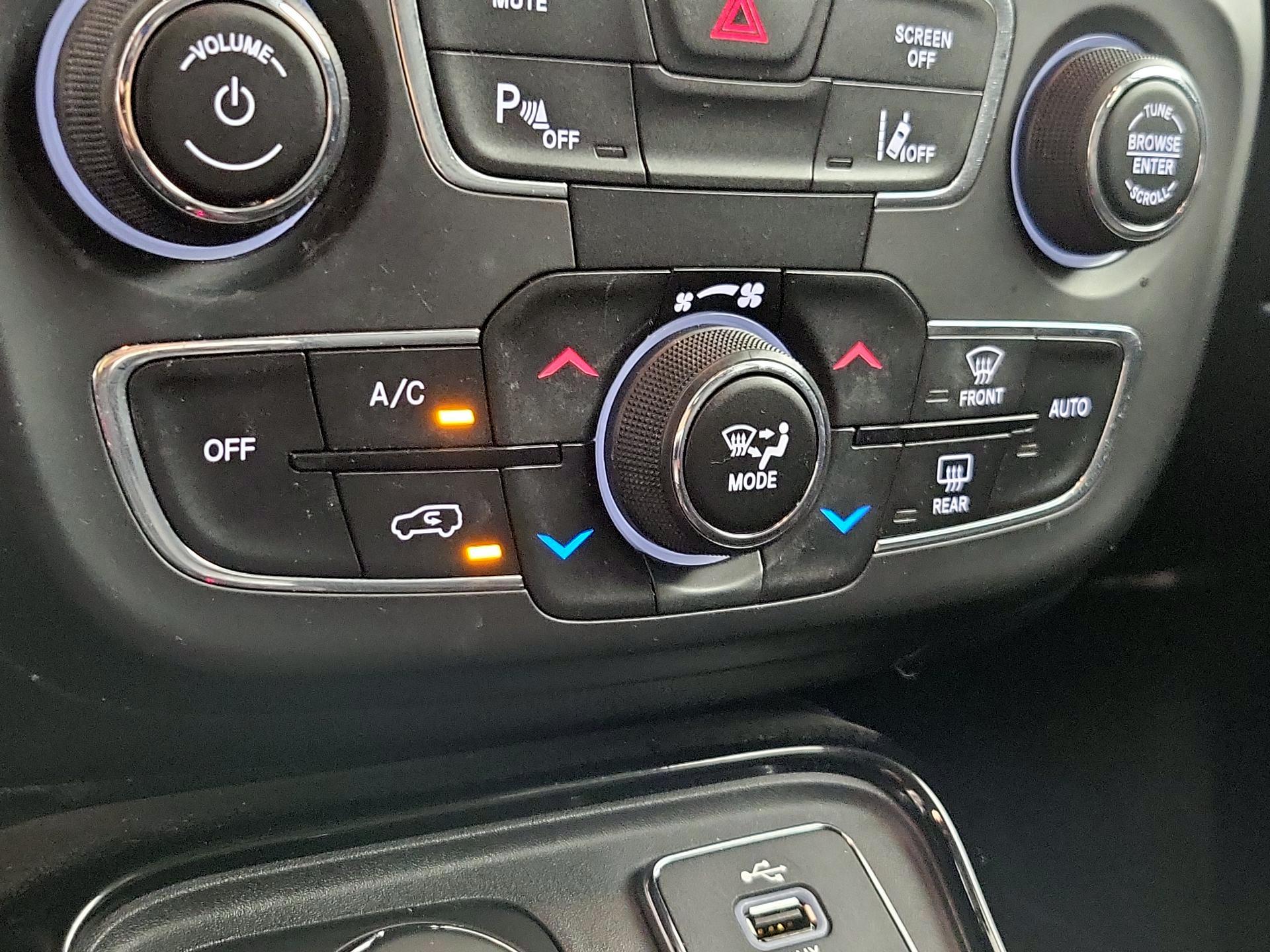 Thumbnail: 2018 Jeep Compass - 16