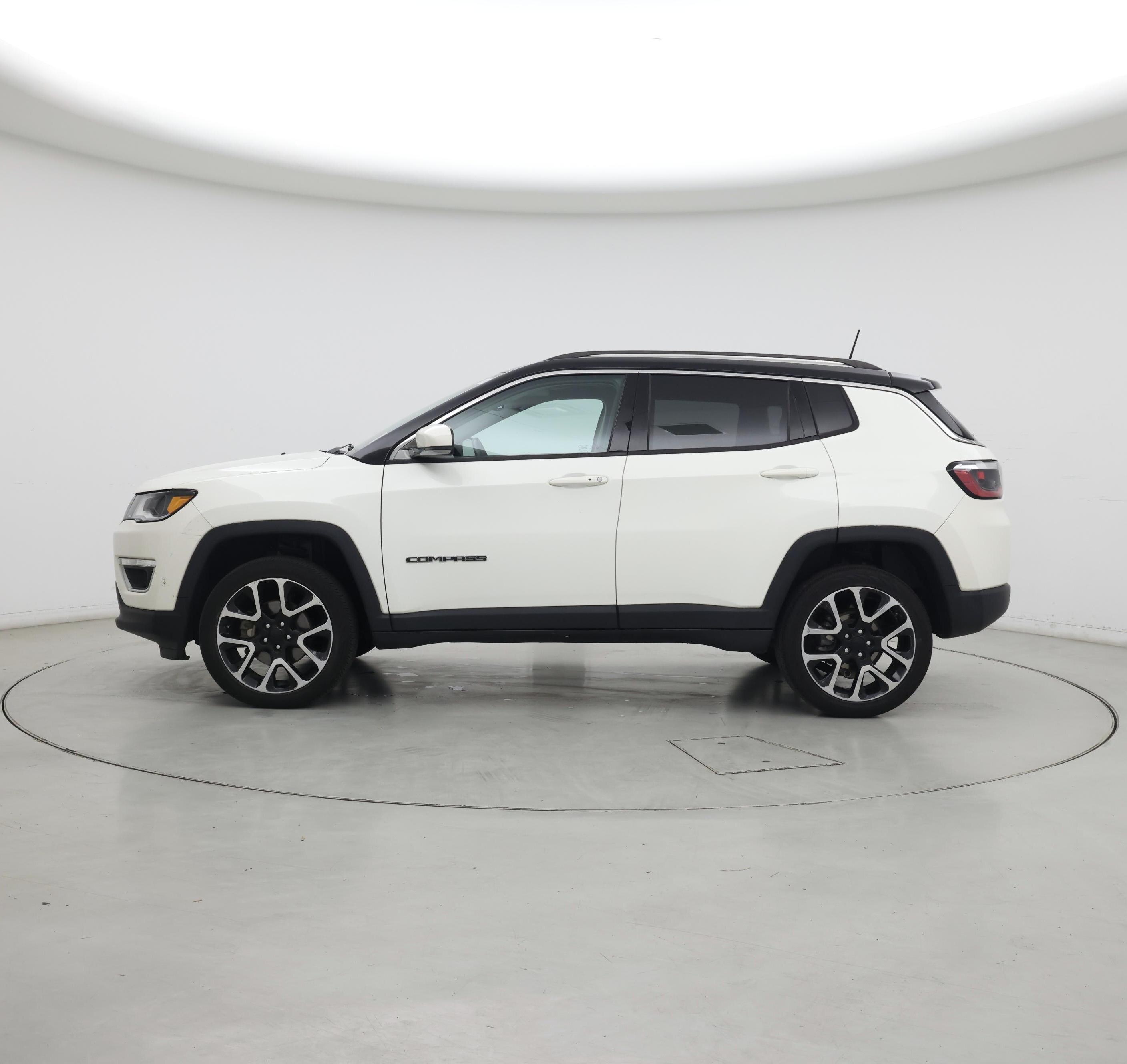 Thumbnail: 2018 Jeep Compass - 3