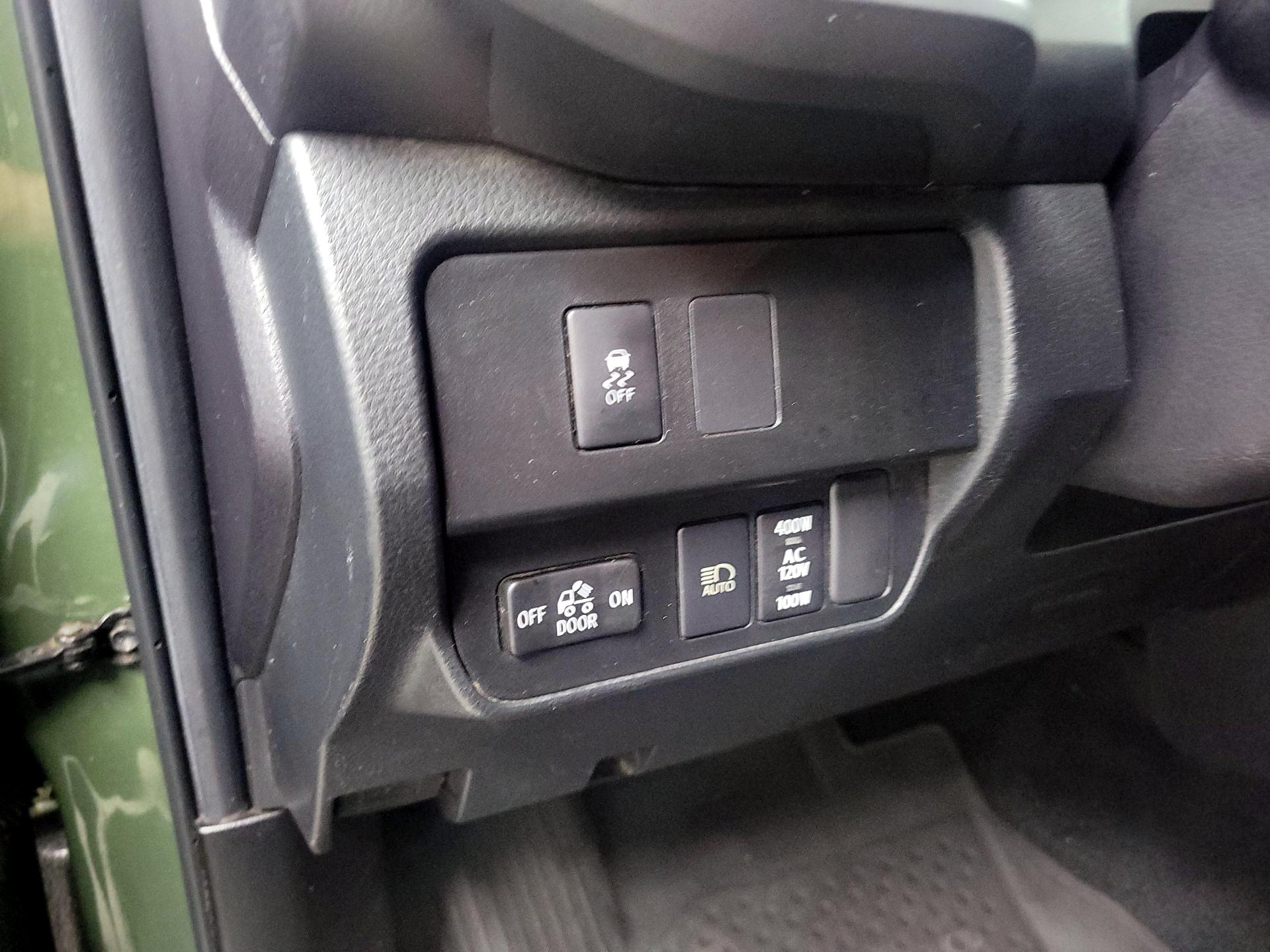 Thumbnail: 2022 Toyota Tacoma - 13