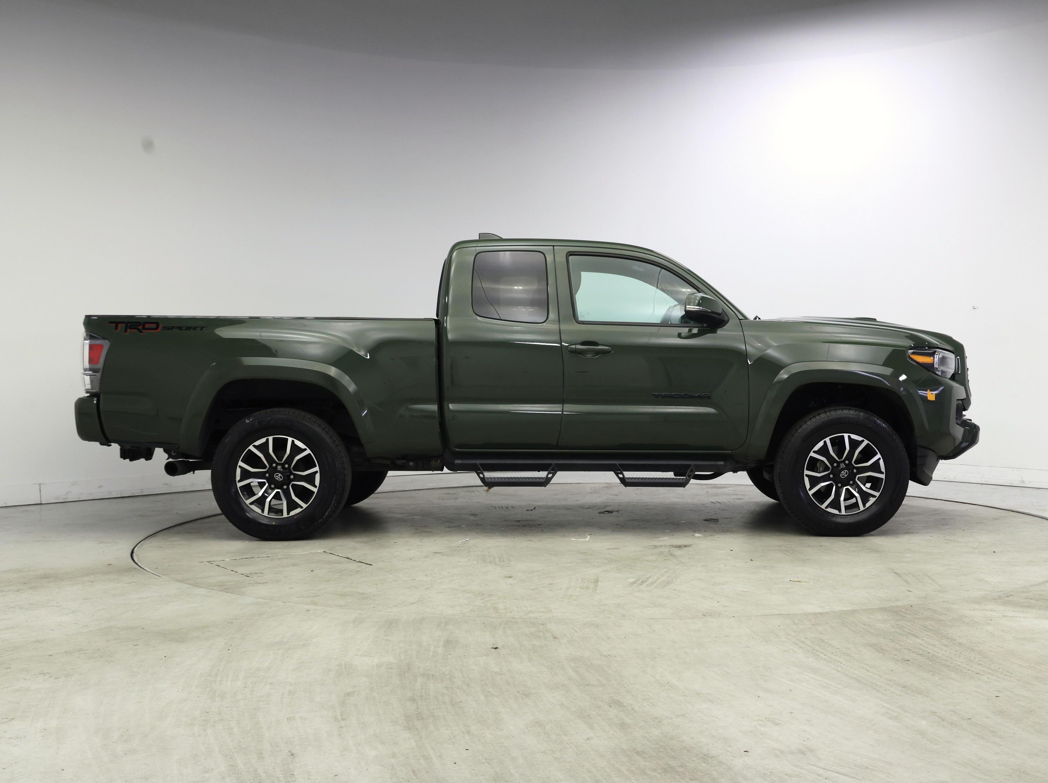 Thumbnail: 2022 Toyota Tacoma - 7