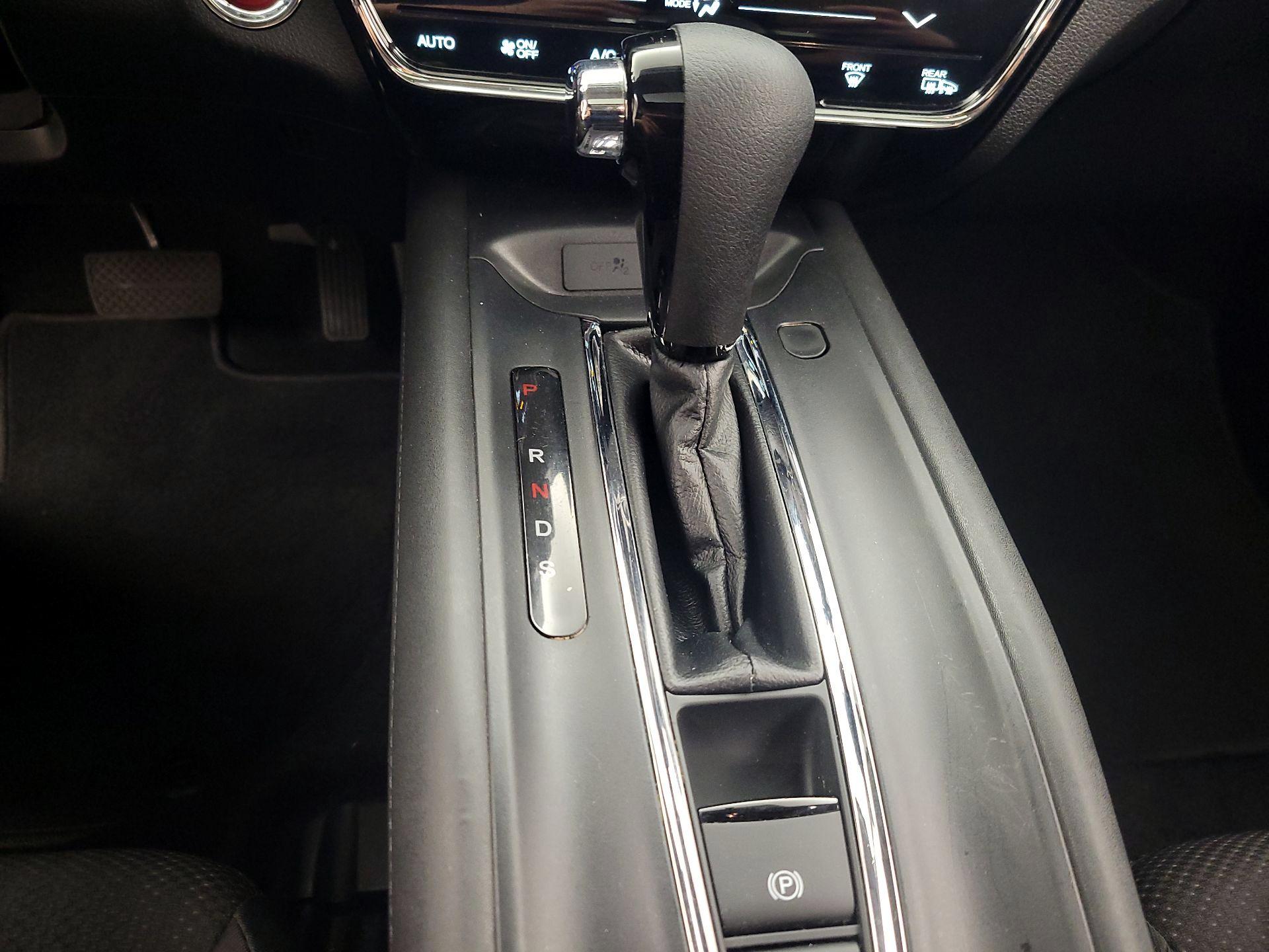 Thumbnail: 2017 Honda HR-V - 17