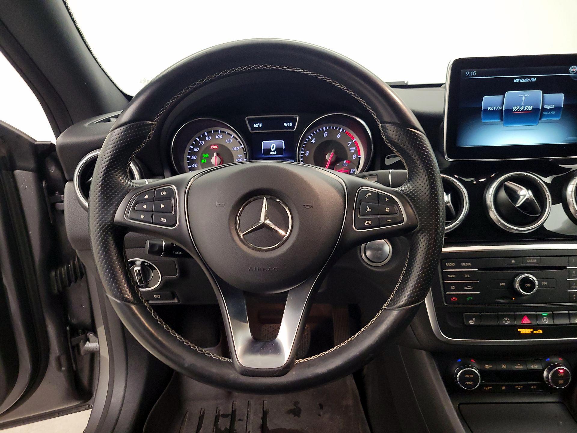 Thumbnail: 2015 Mercedes-Benz CLA - 10