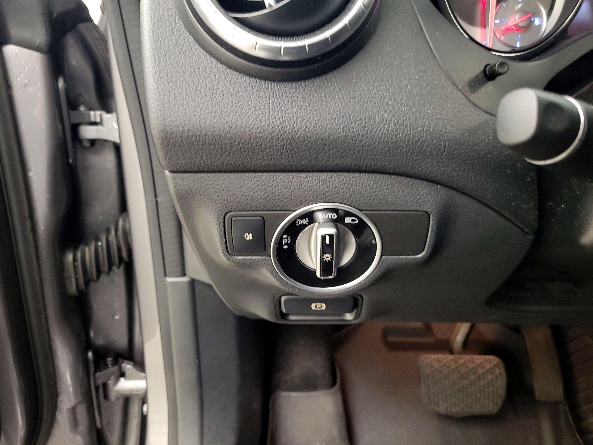 Thumbnail: 2015 Mercedes-Benz CLA - 13