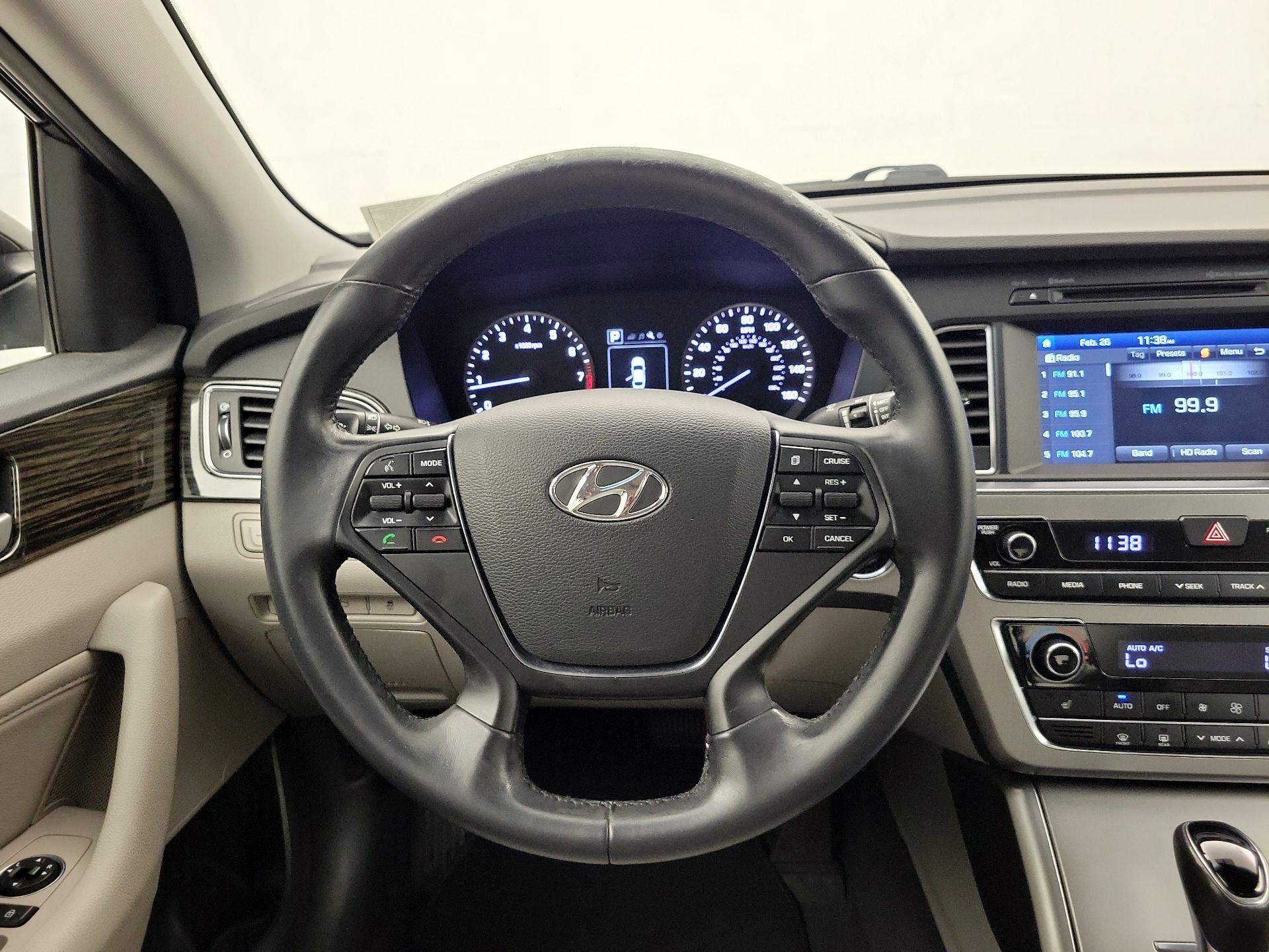 Thumbnail: 2017 Hyundai Sonata - 10