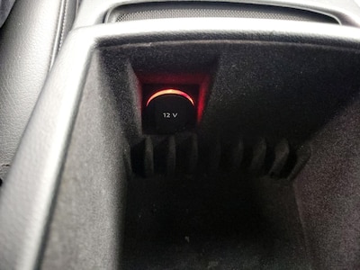 USB/AUX Ports