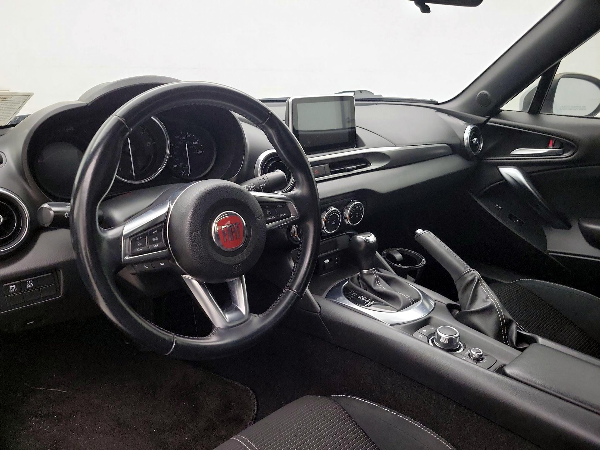 Thumbnail: 2019 Fiat 124 Spider - 9