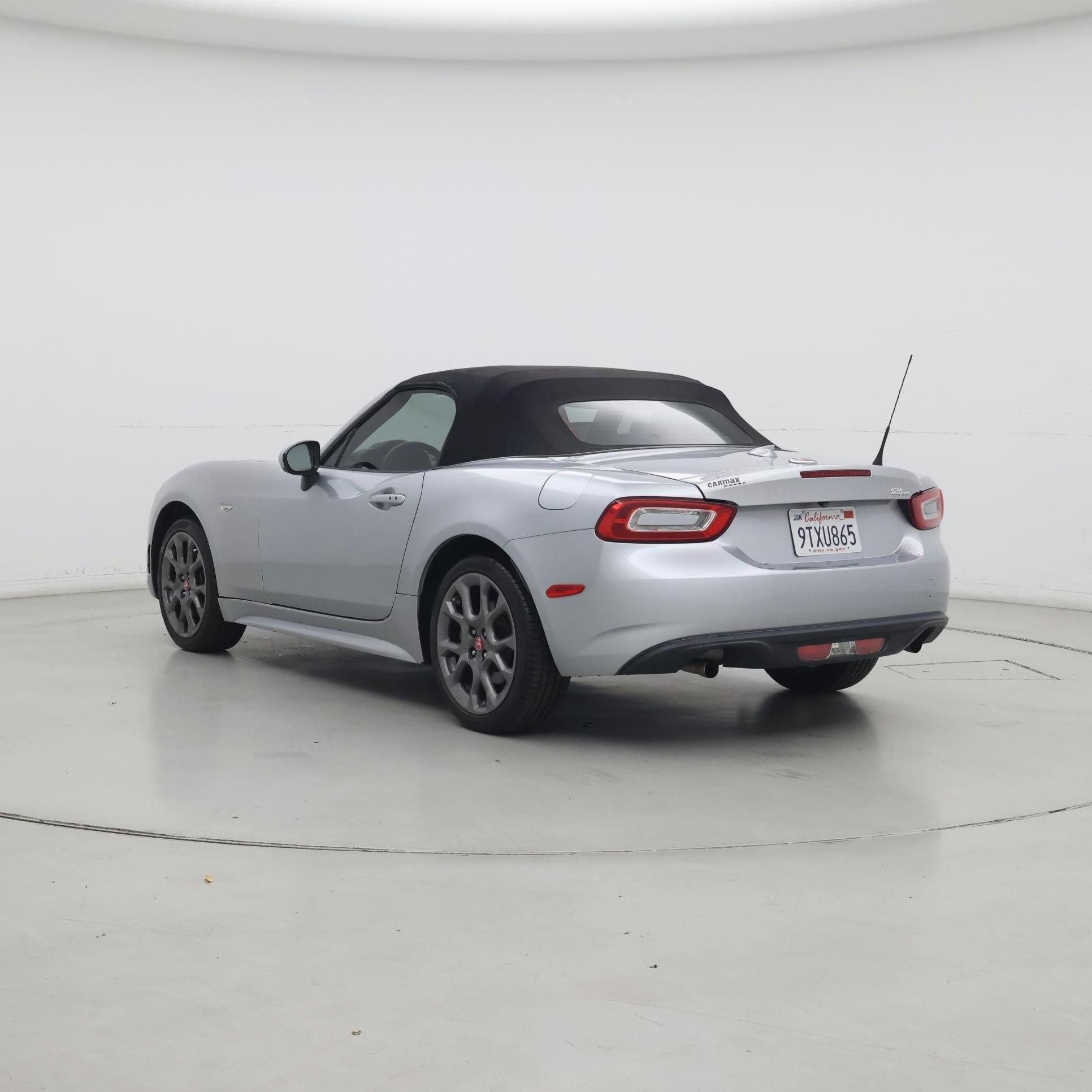 Thumbnail: 2019 Fiat 124 Spider - 2