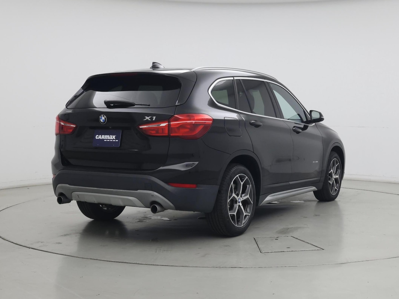 2018 BMW X1 28i - Photo 9