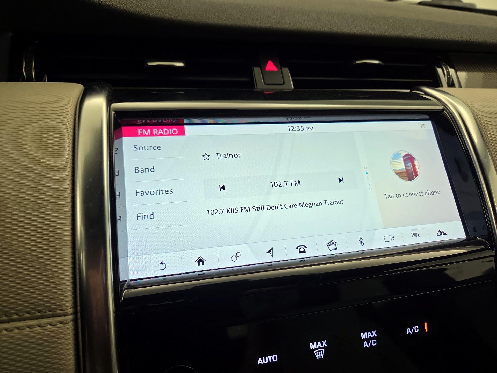 Thumbnail: 2020 Land Rover Discovery Sport - 16