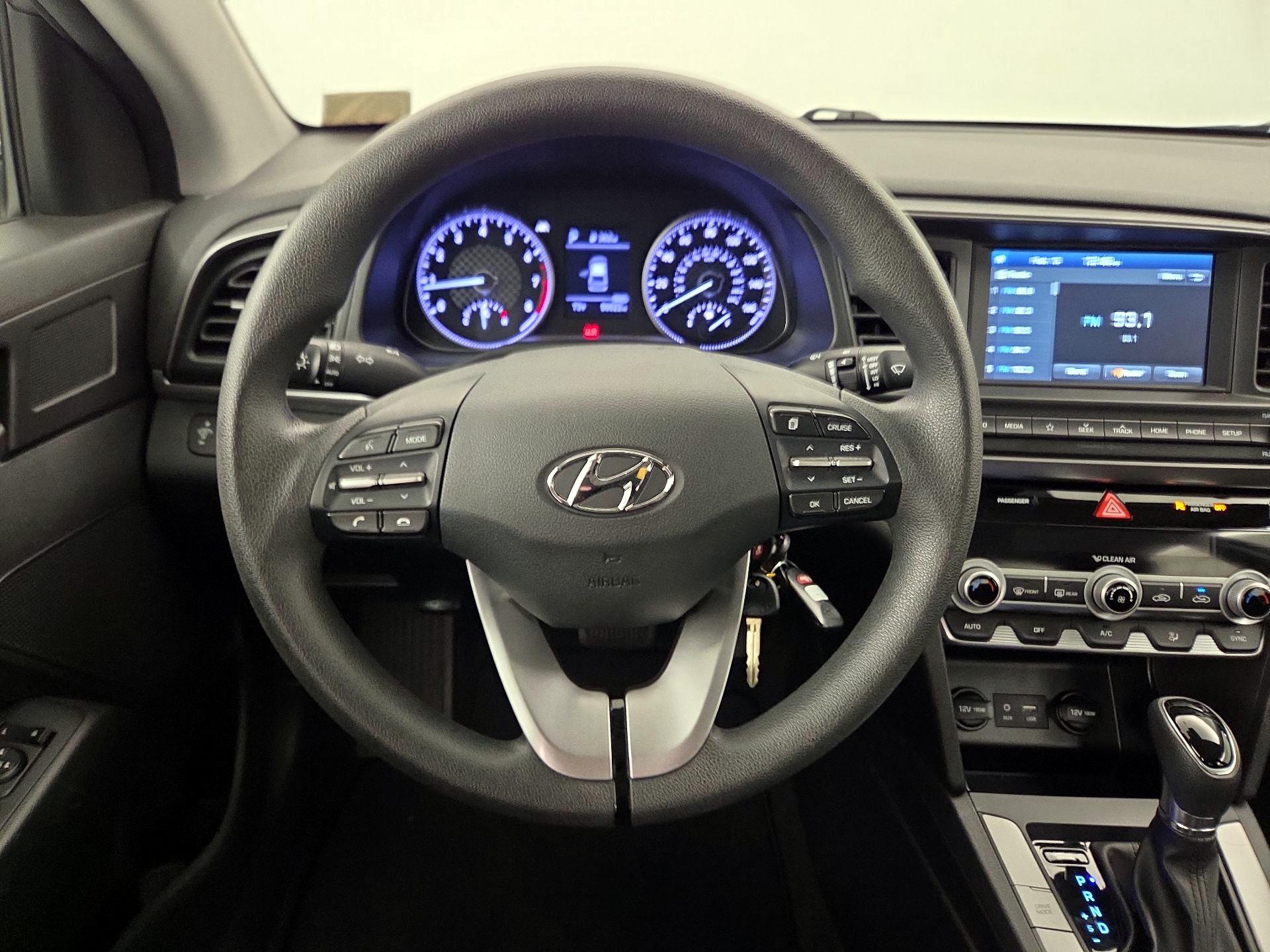 Thumbnail: 2020 Hyundai Elantra - 10