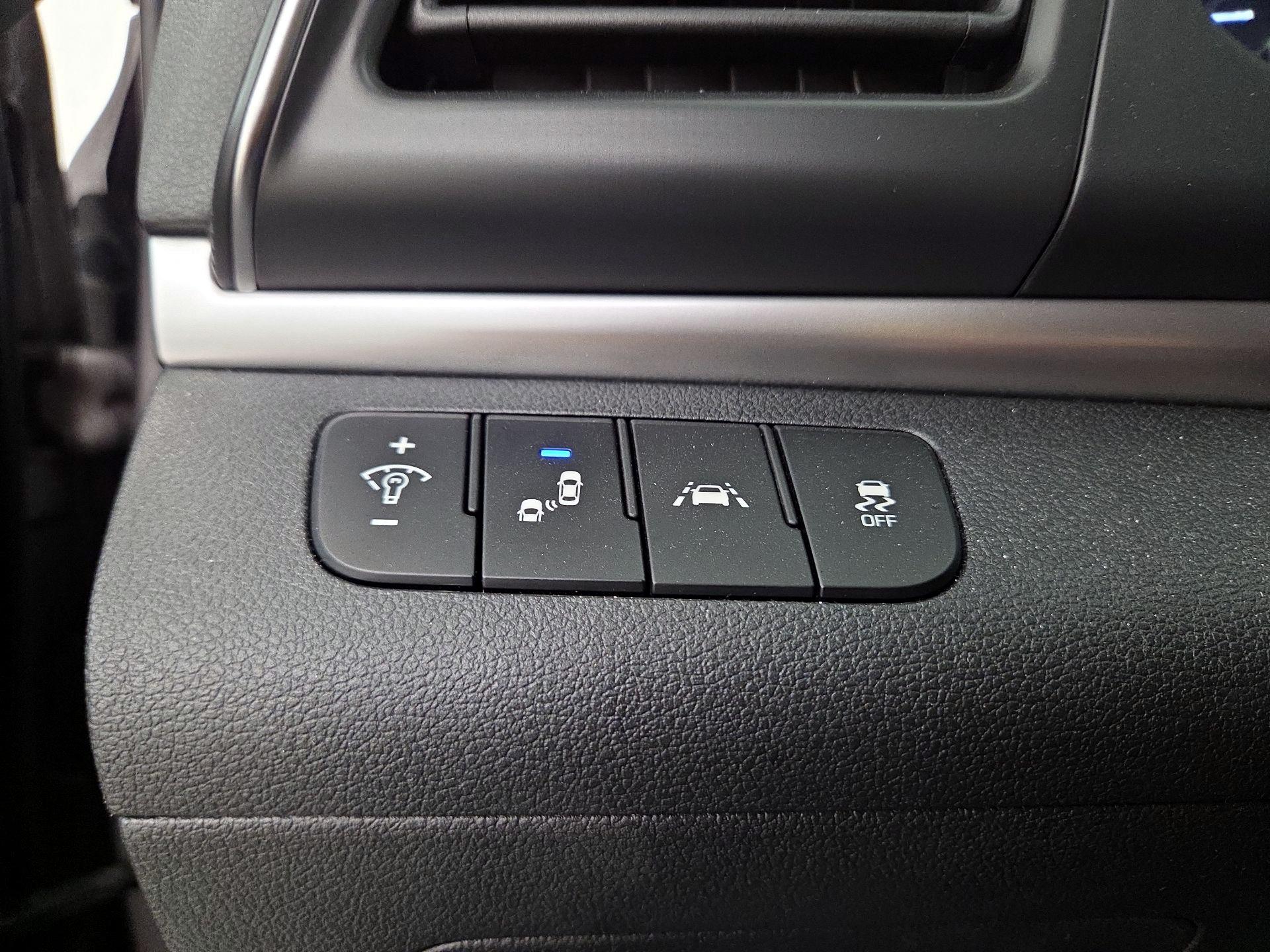 Thumbnail: 2020 Hyundai Elantra - 13