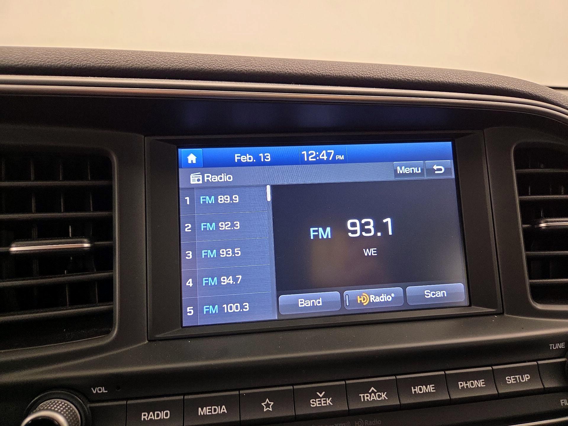 Thumbnail: 2020 Hyundai Elantra - 15