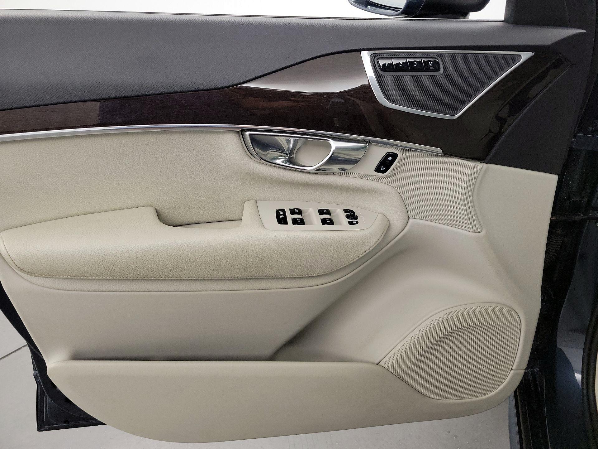 Thumbnail: 2019 Volvo XC90 - 12