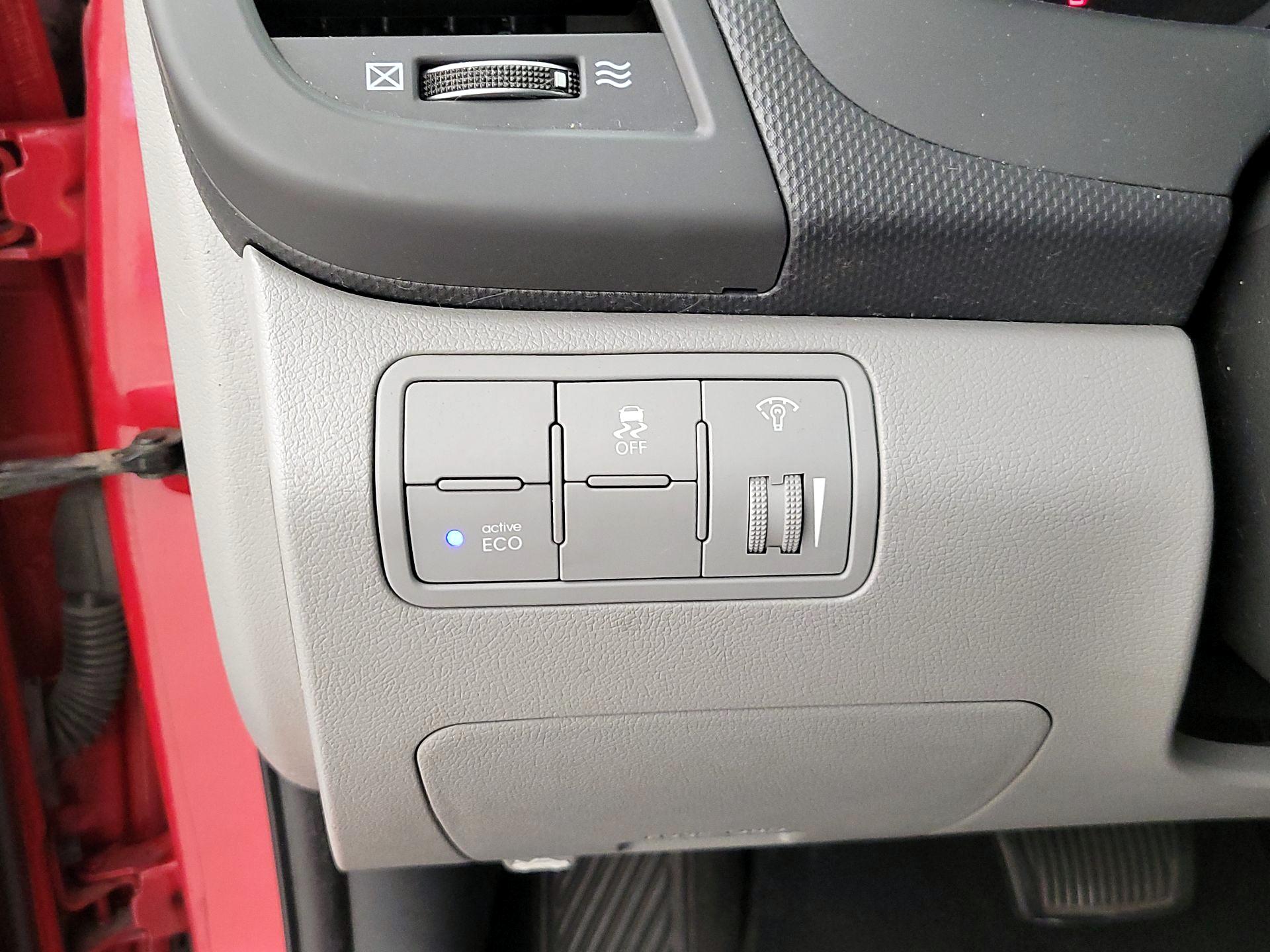 Thumbnail: 2017 Hyundai Accent - 13