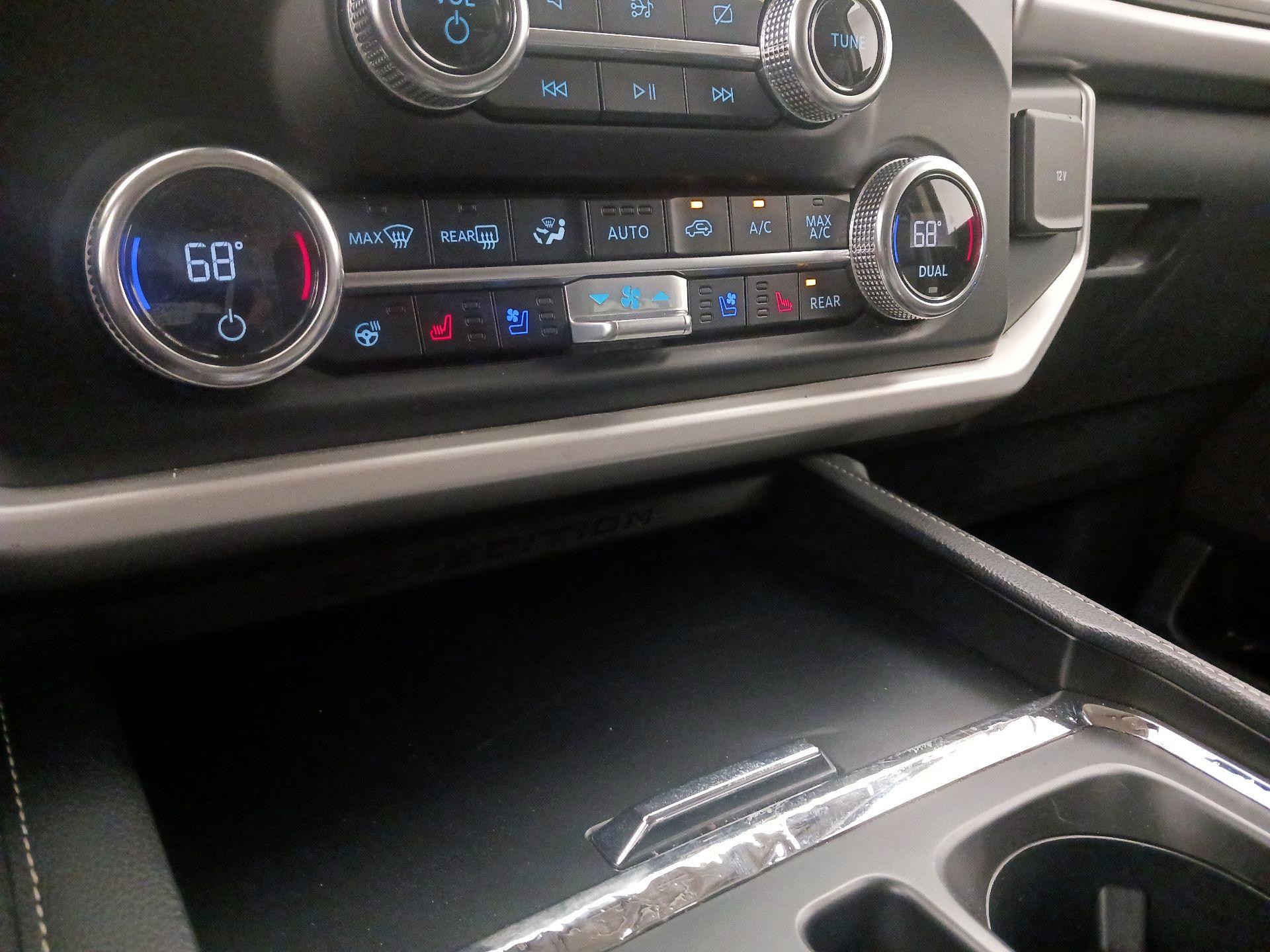 Thumbnail: 2024 Ford Expedition MAX - 17