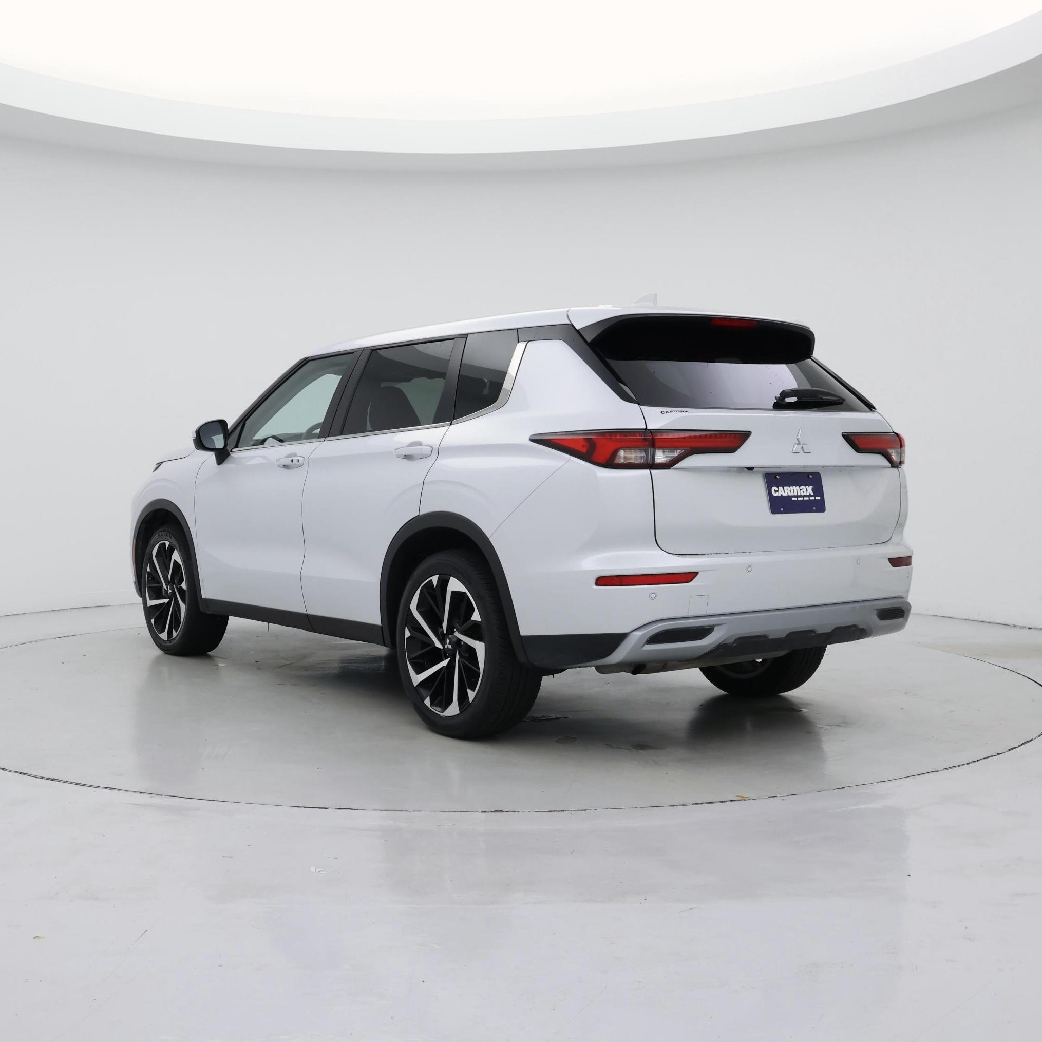 Thumbnail: 2024 Mitsubishi Outlander - 2