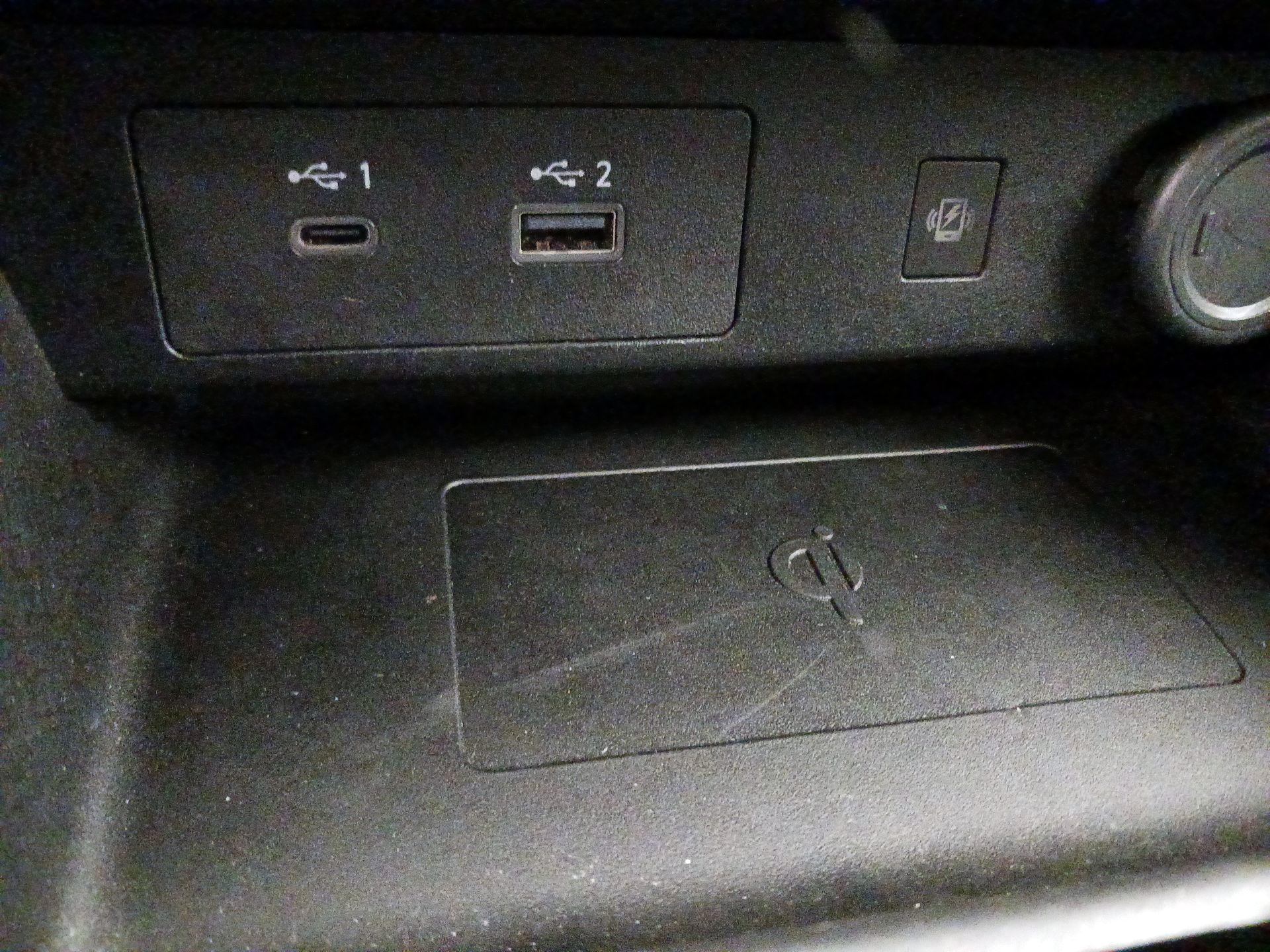 Thumbnail: 2024 Mitsubishi Outlander - 19