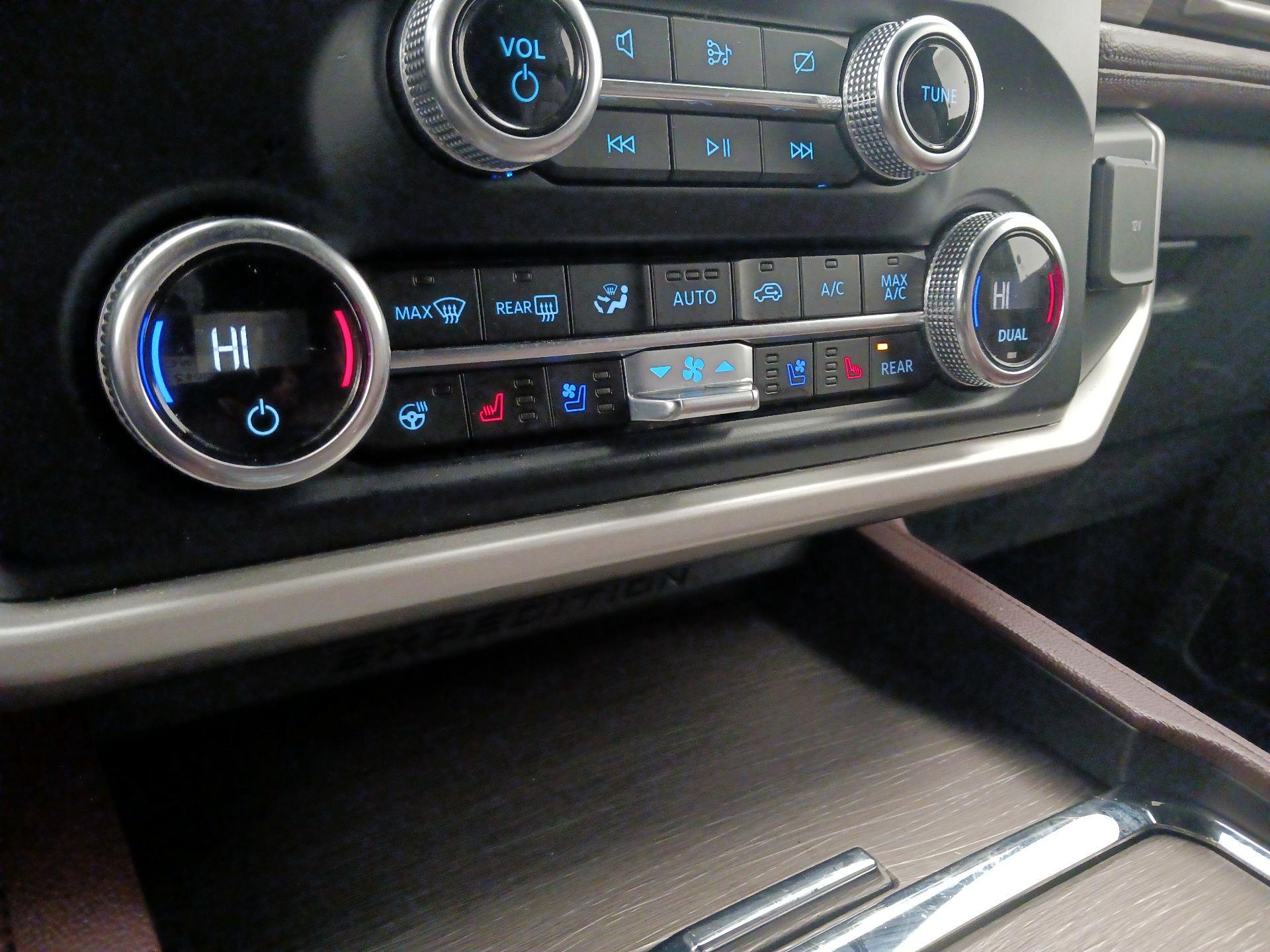 Thumbnail: 2024 Ford Expedition - 17