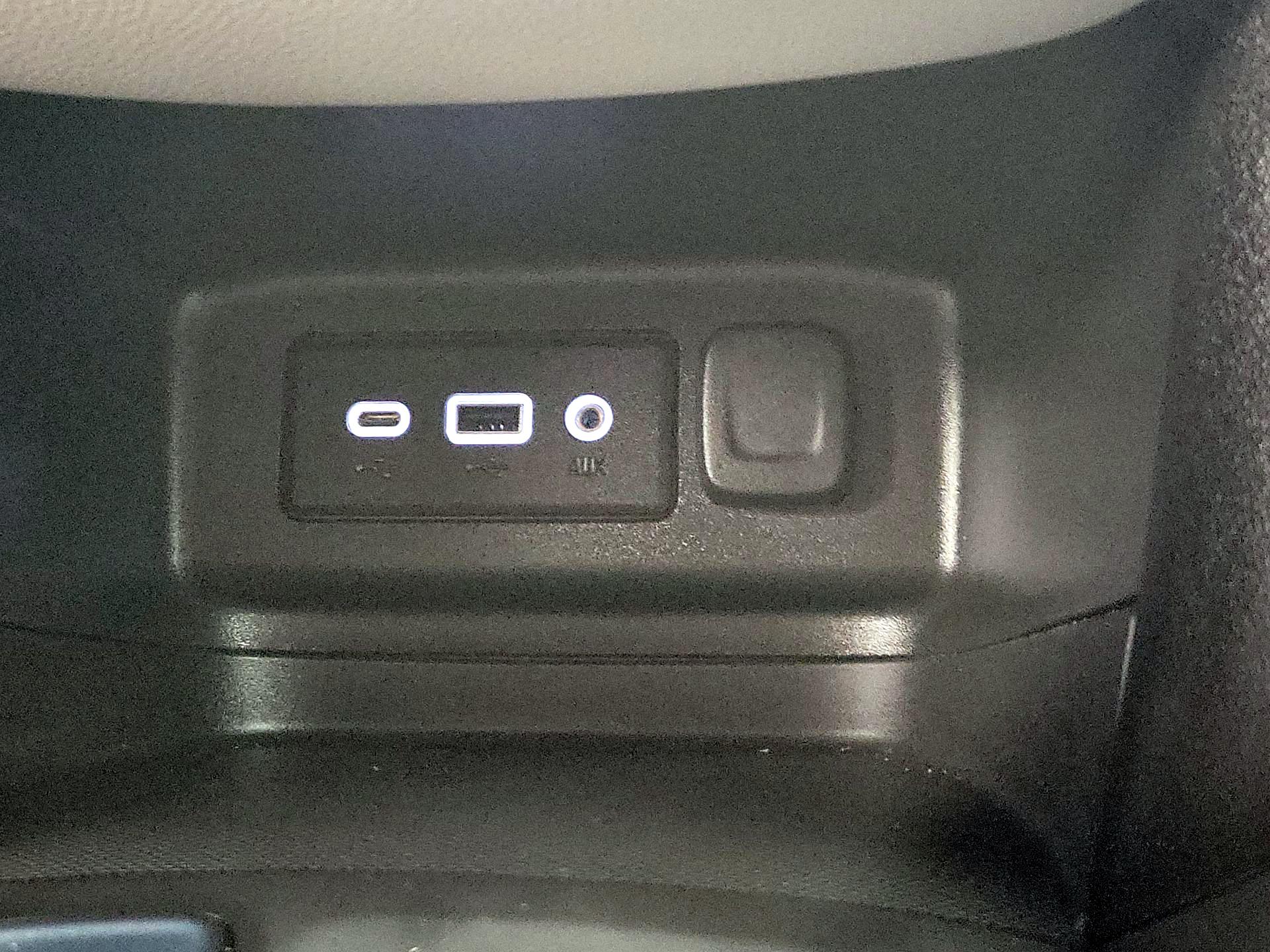 Thumbnail: 2023 Chevrolet Equinox - 18