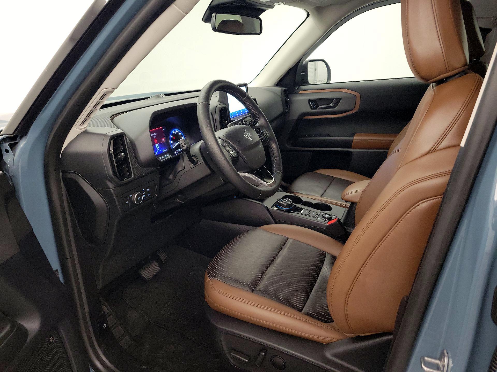 Thumbnail: 2022 Ford Bronco Sport - 11