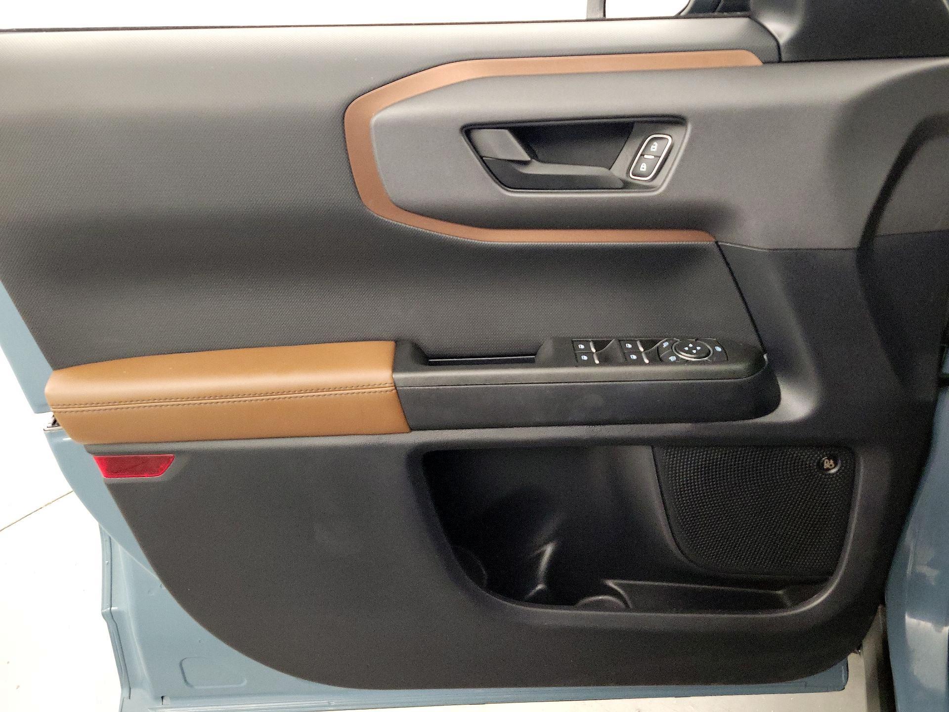 Thumbnail: 2022 Ford Bronco Sport - 12