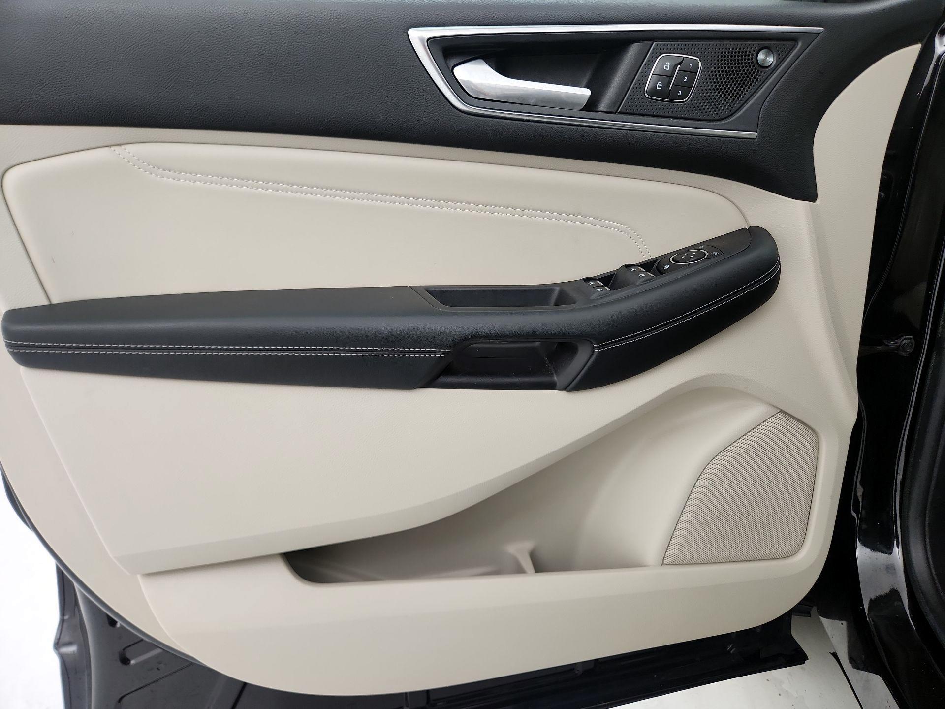 Thumbnail: 2021 Ford Edge - 12