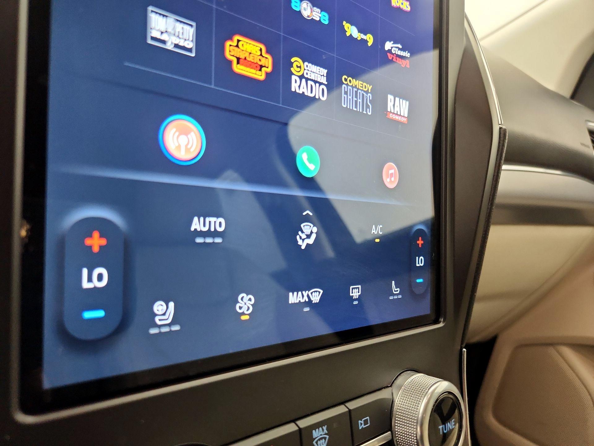 Thumbnail: 2021 Ford Edge - 16