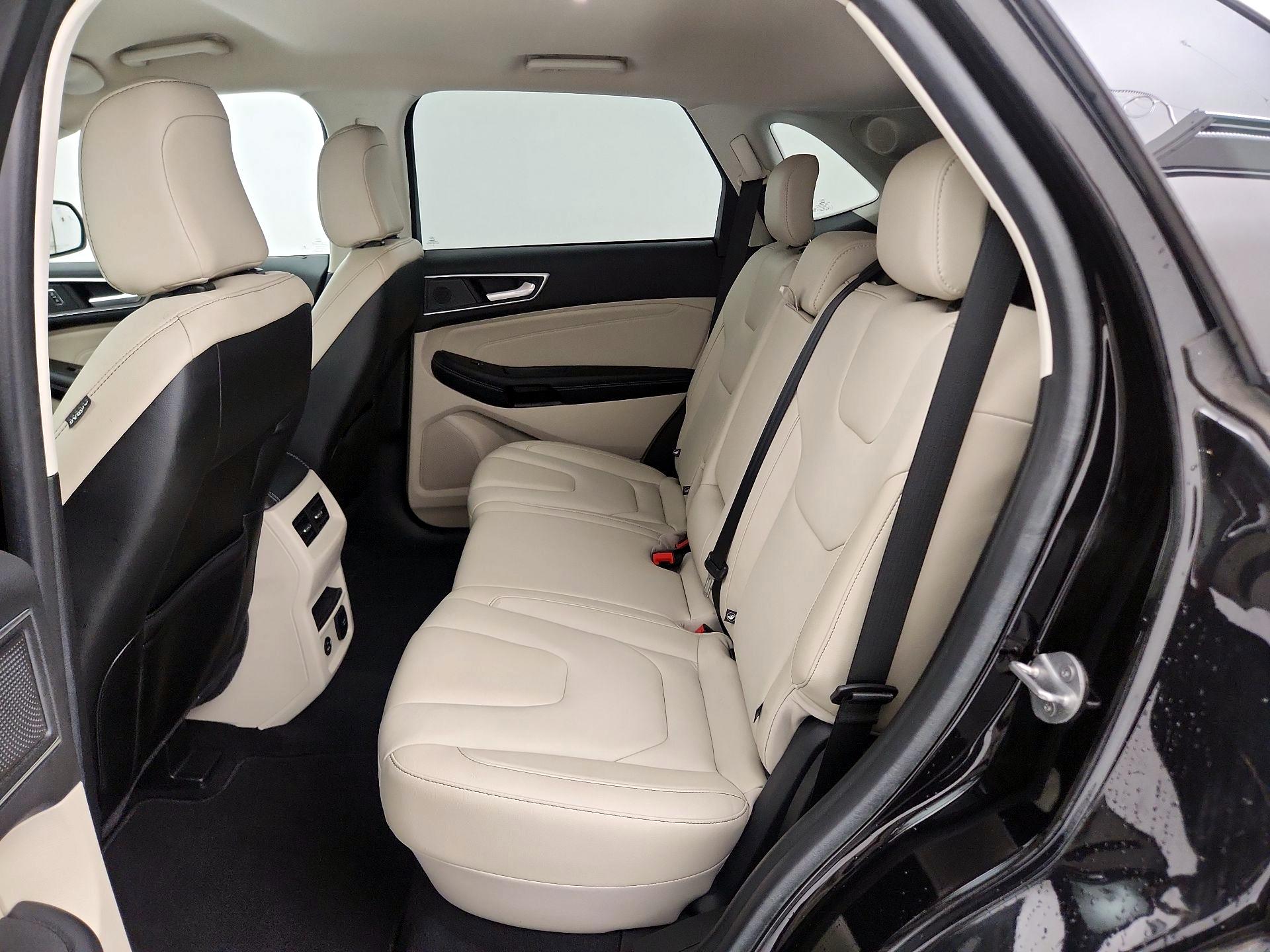 Thumbnail: 2021 Ford Edge - 19