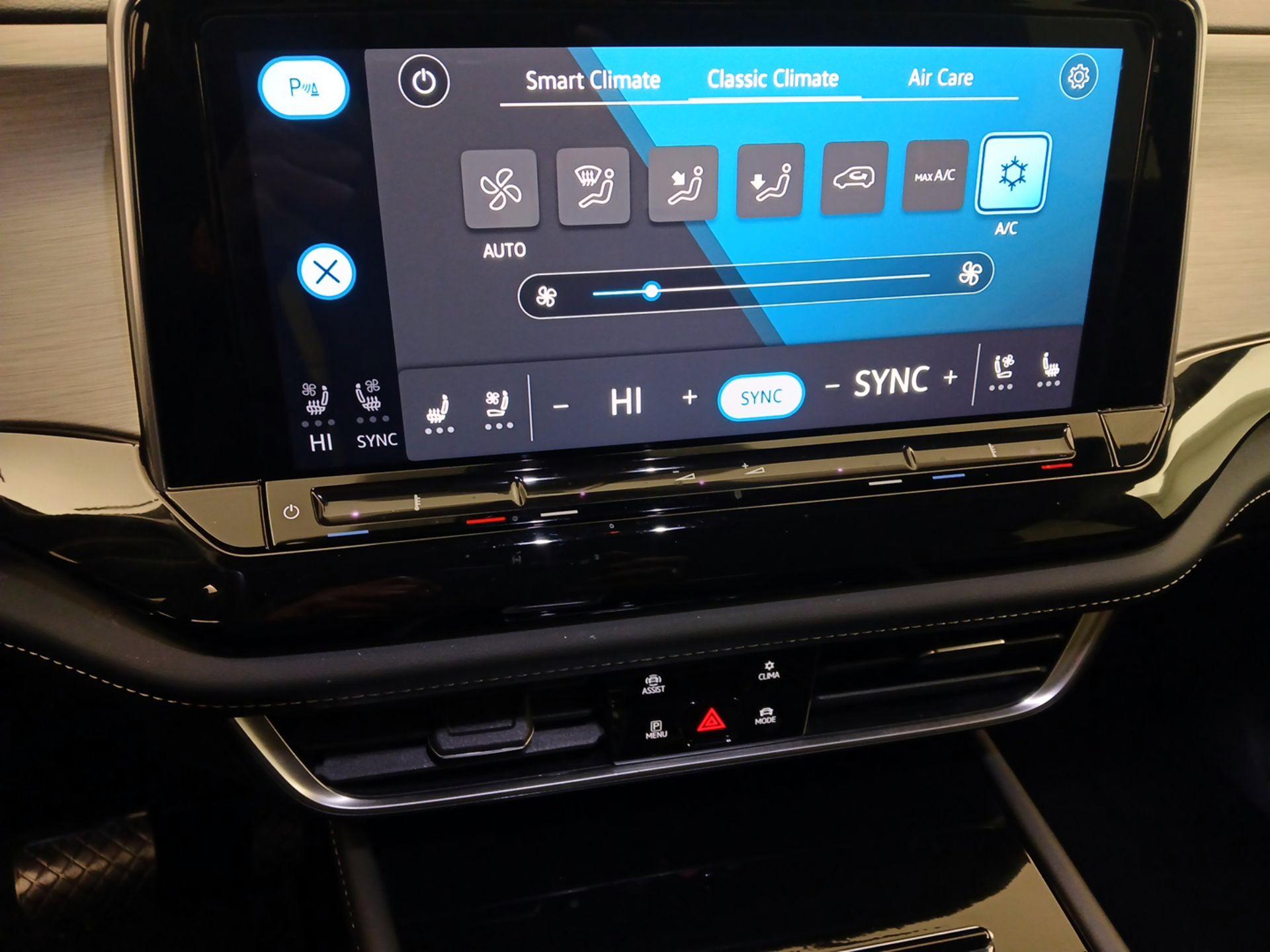 Thumbnail: 2025 Volkswagen Atlas - 16