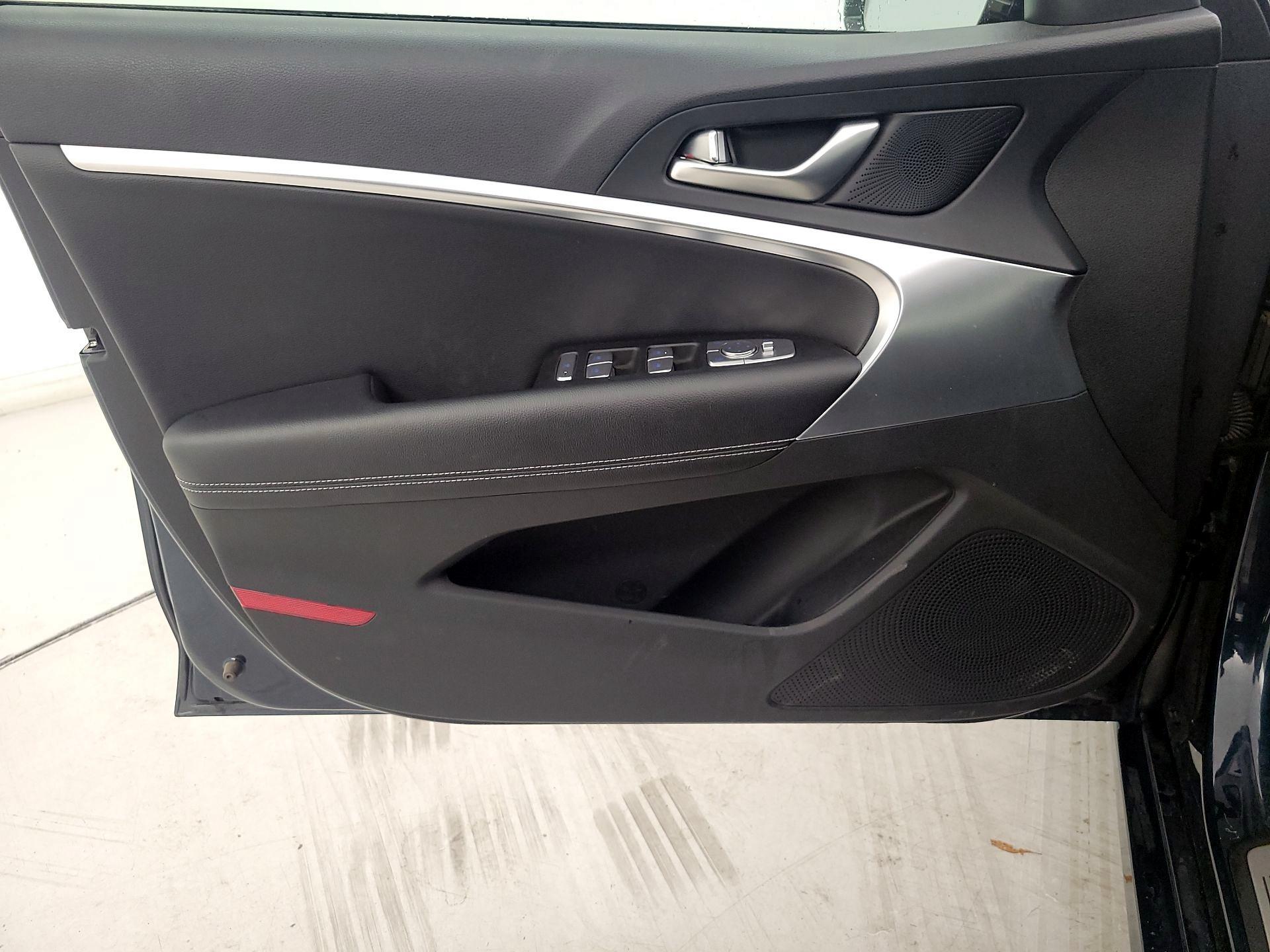 Thumbnail: 2025 Genesis G70 - 12