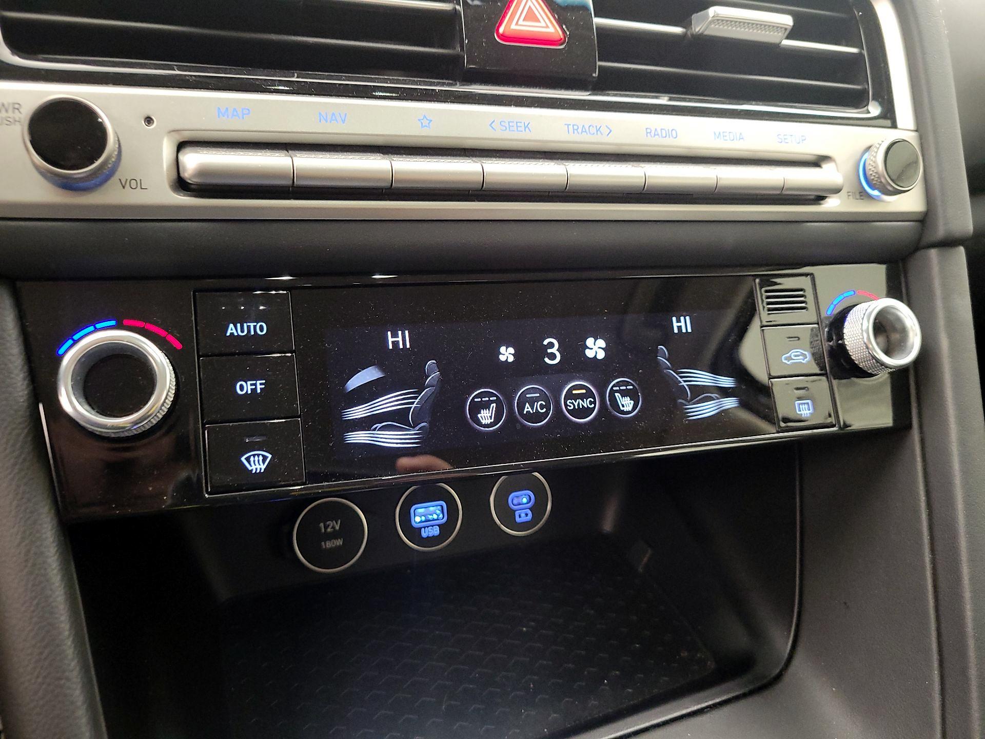 Thumbnail: 2025 Genesis G70 - 17