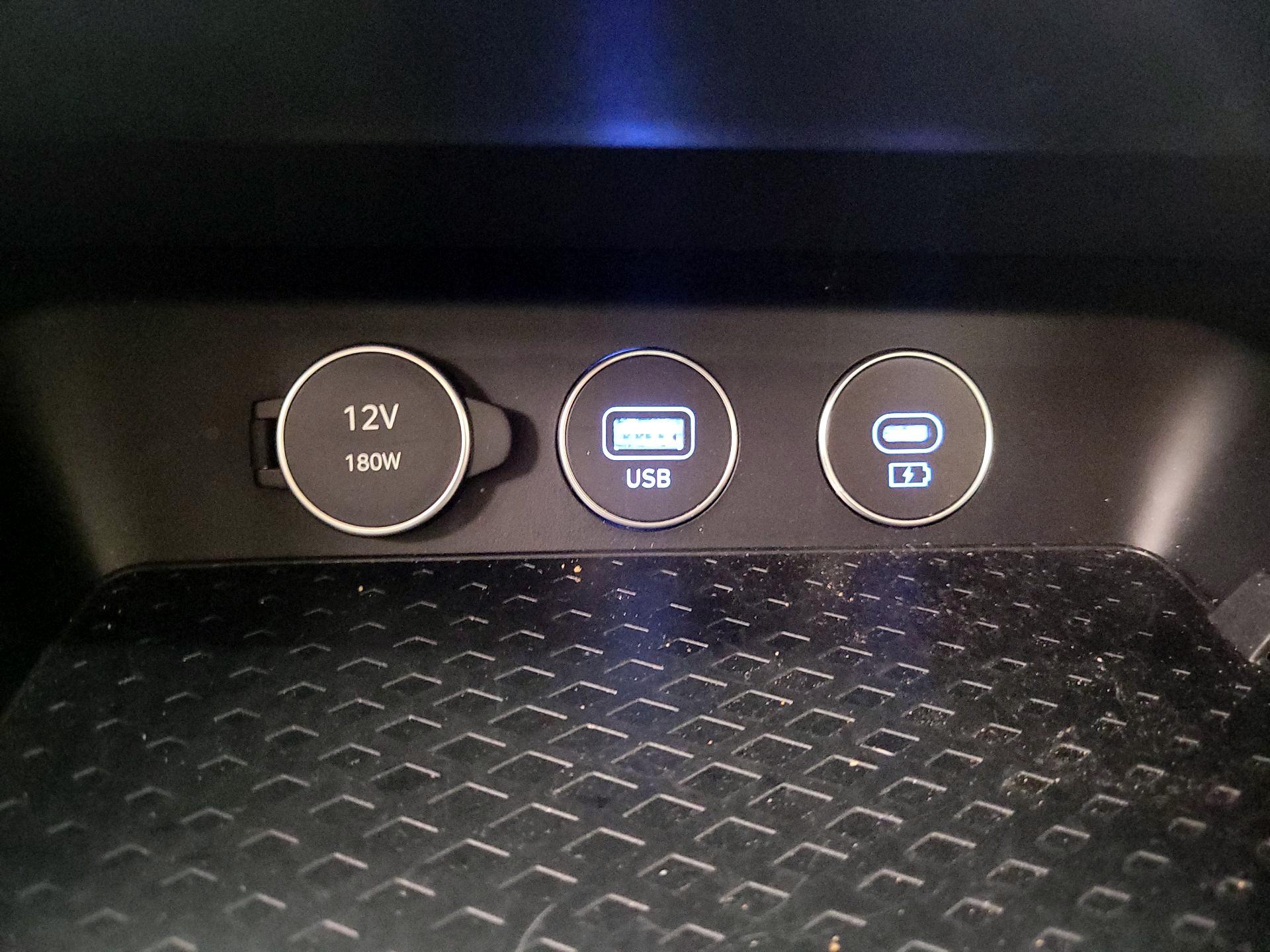 Thumbnail: 2025 Genesis G70 - 19