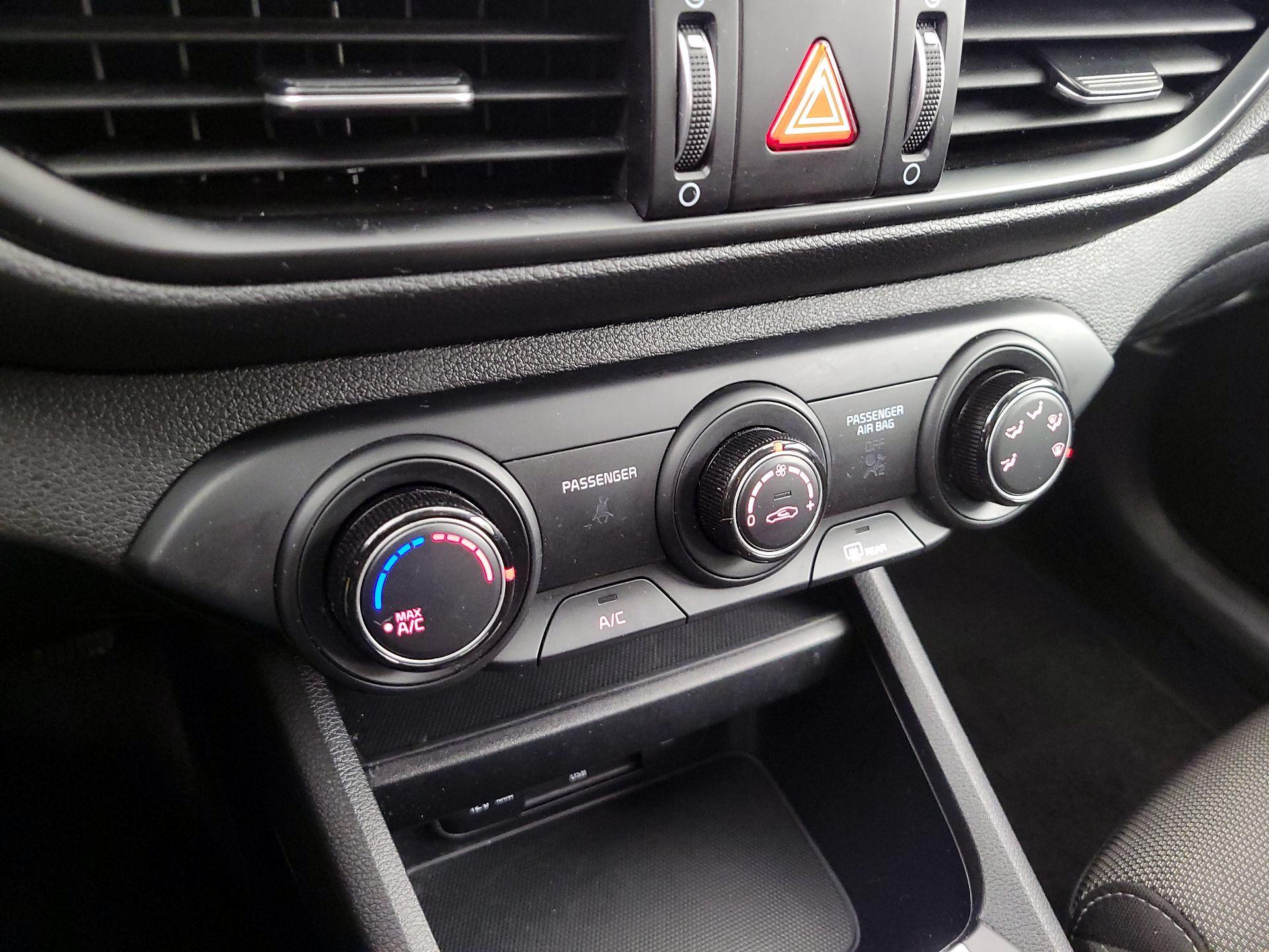 Thumbnail: 2024 Kia Forte - 16