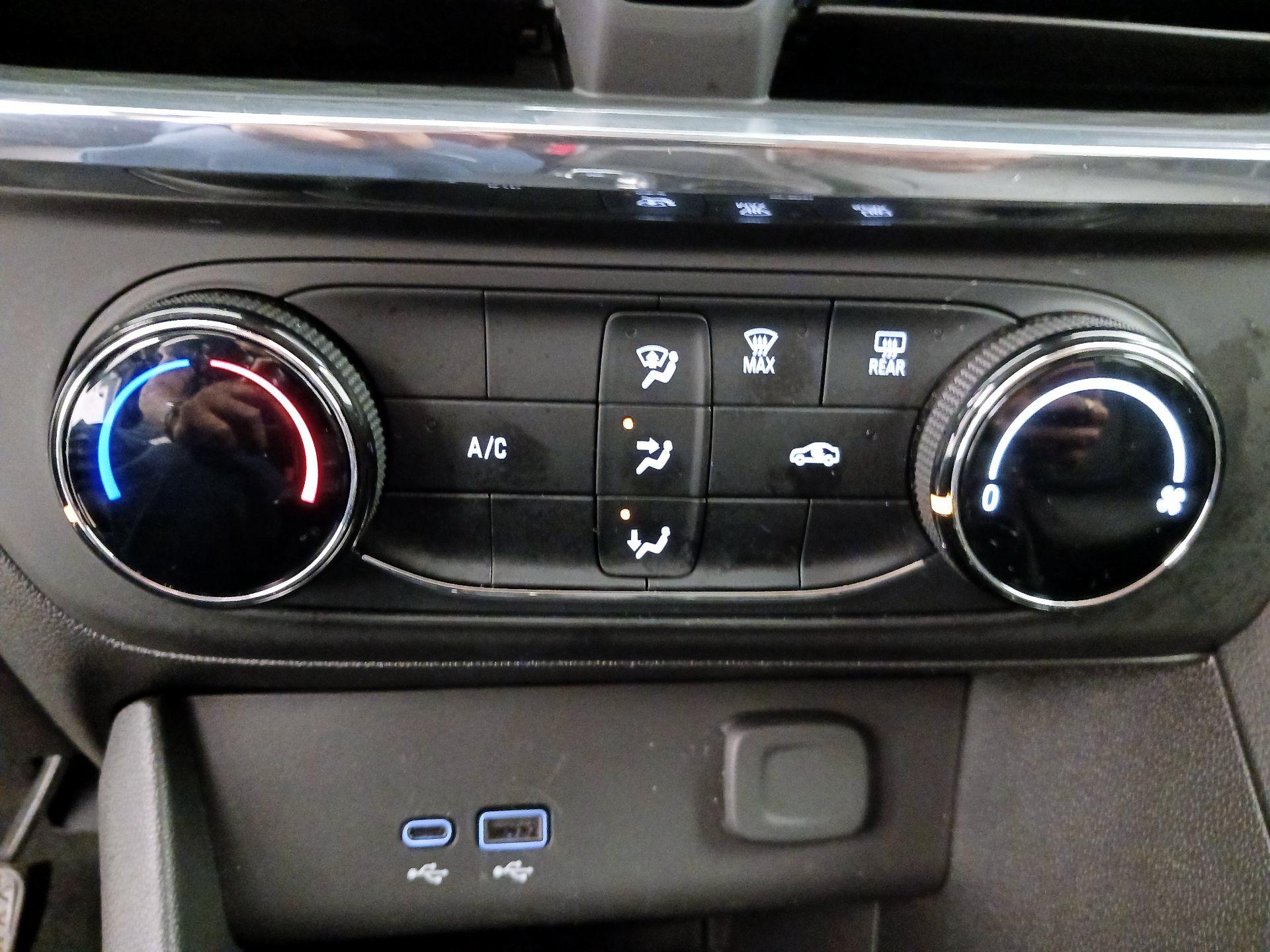 Thumbnail: 2025 Buick Encore GX - 17