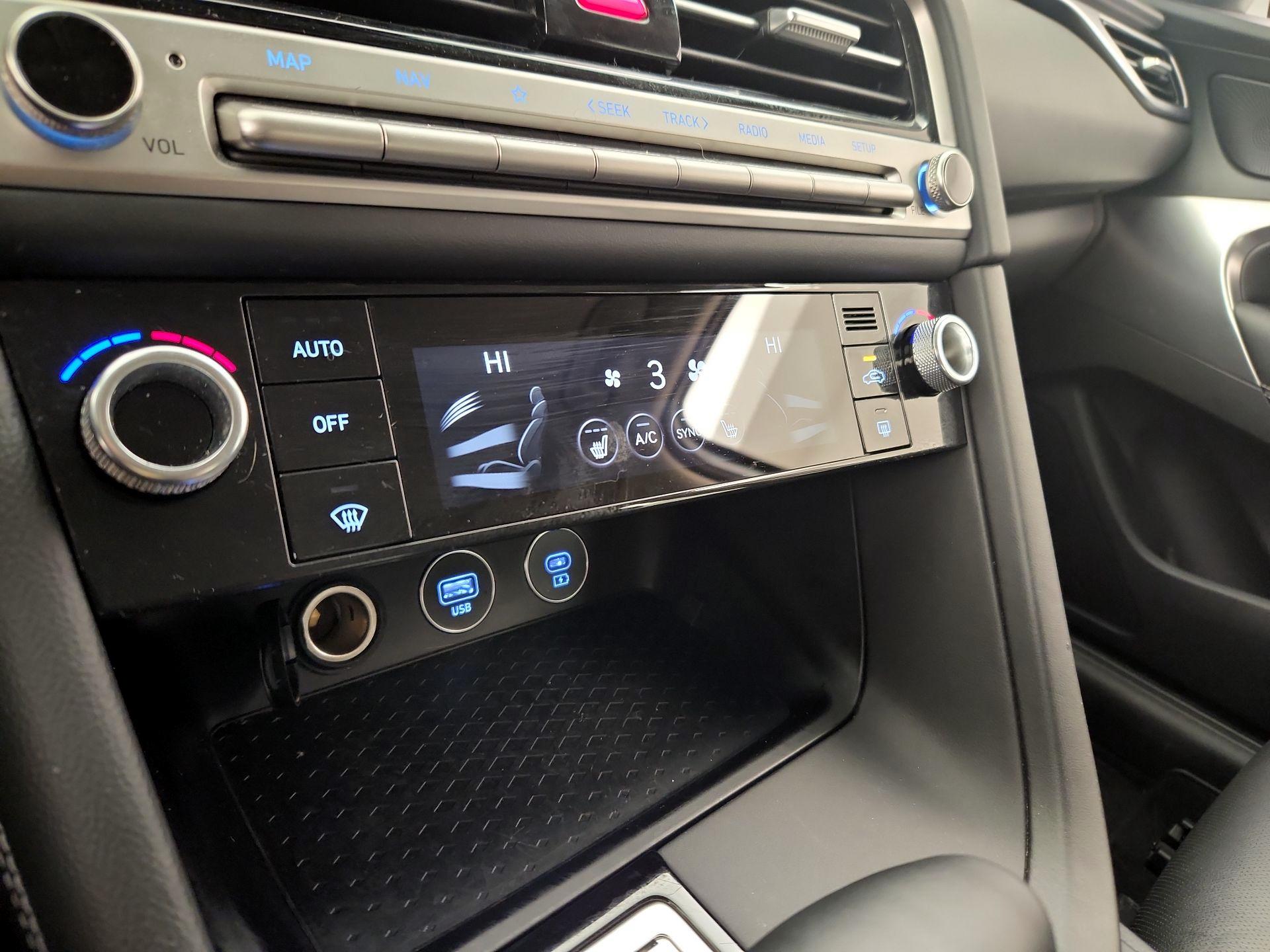 Thumbnail: 2025 Genesis G70 - 17