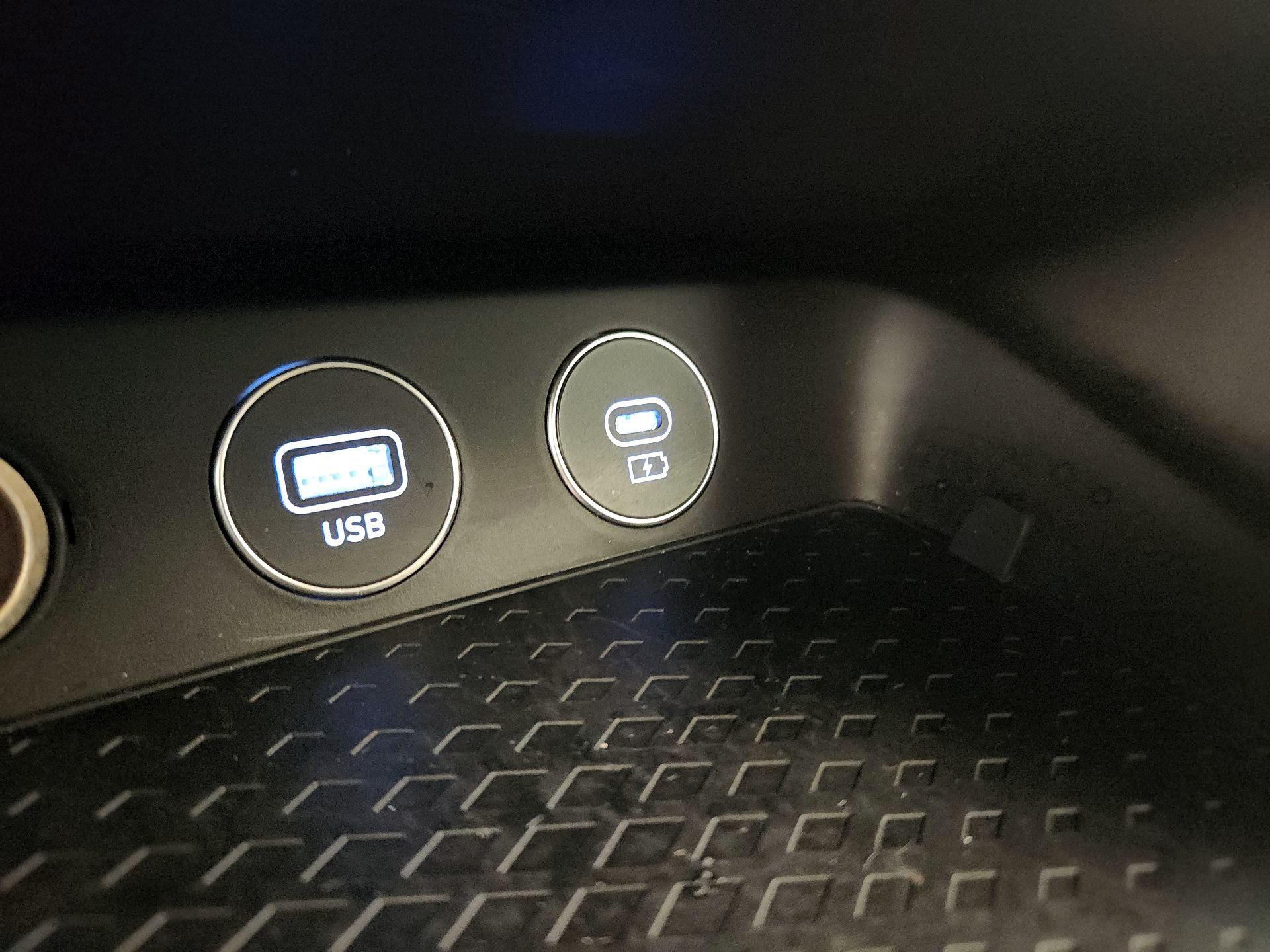 Thumbnail: 2025 Genesis G70 - 19