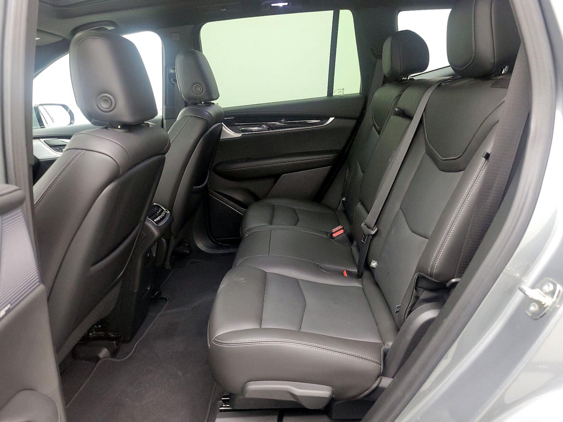 Thumbnail: 2023 Cadillac XT6 - 15