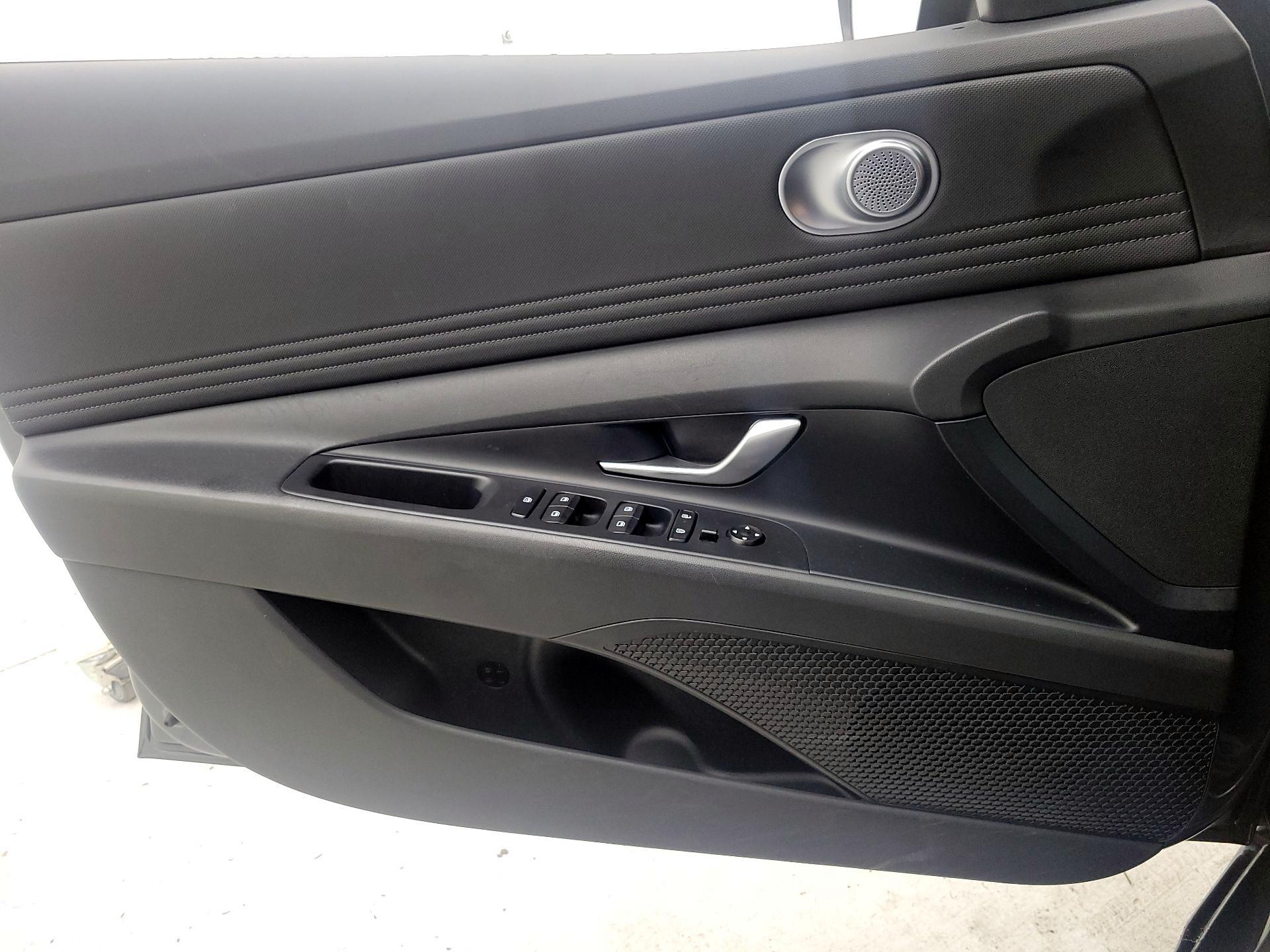 Thumbnail: 2025 Hyundai Elantra - 12