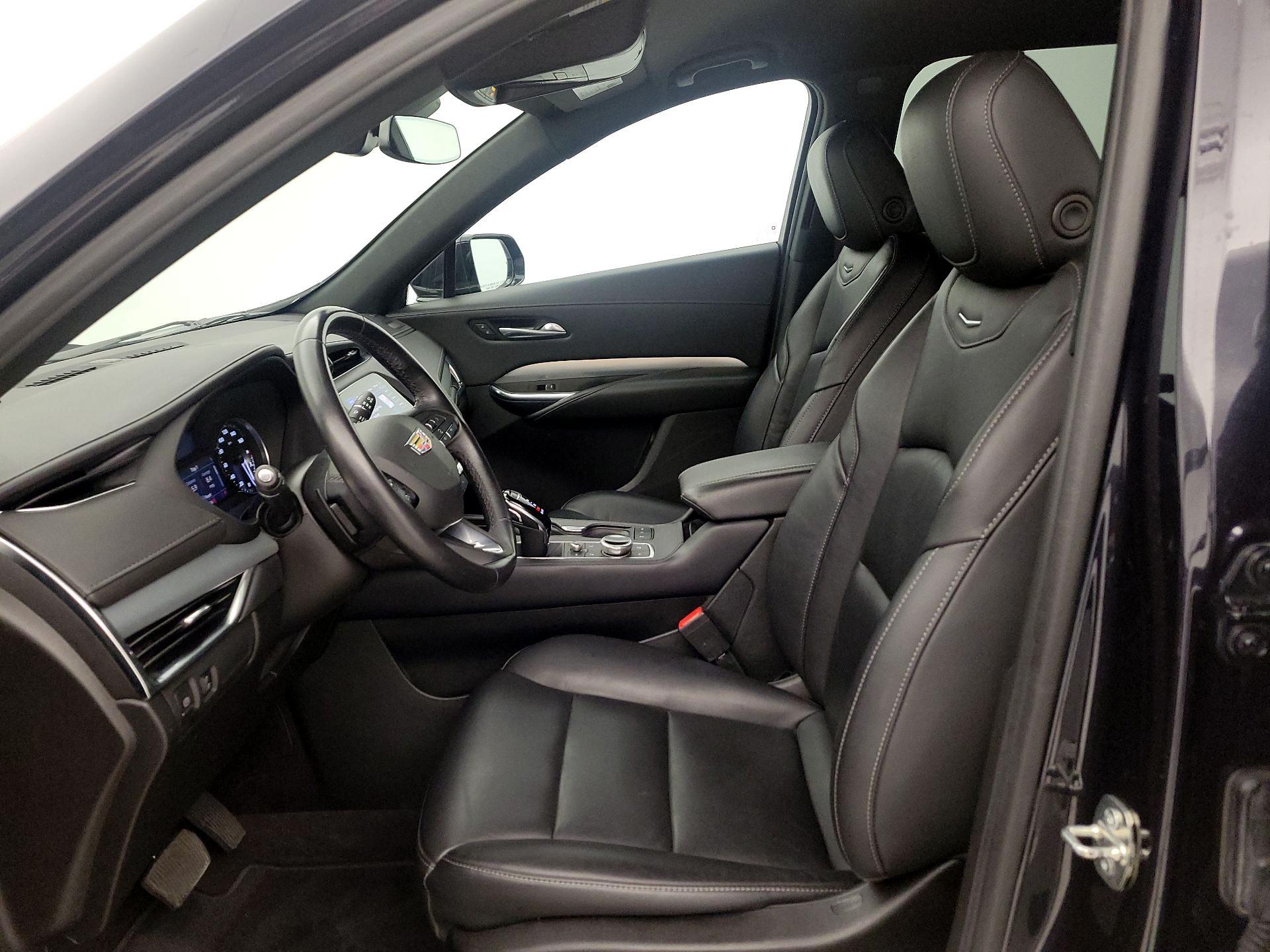 Thumbnail: 2023 Cadillac XT4 - 11