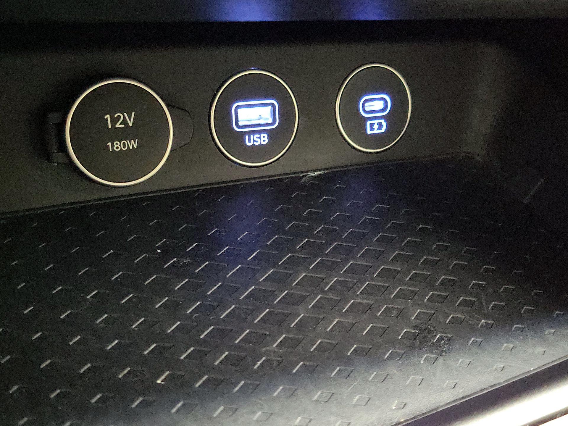 Thumbnail: 2025 Genesis G70 - 19