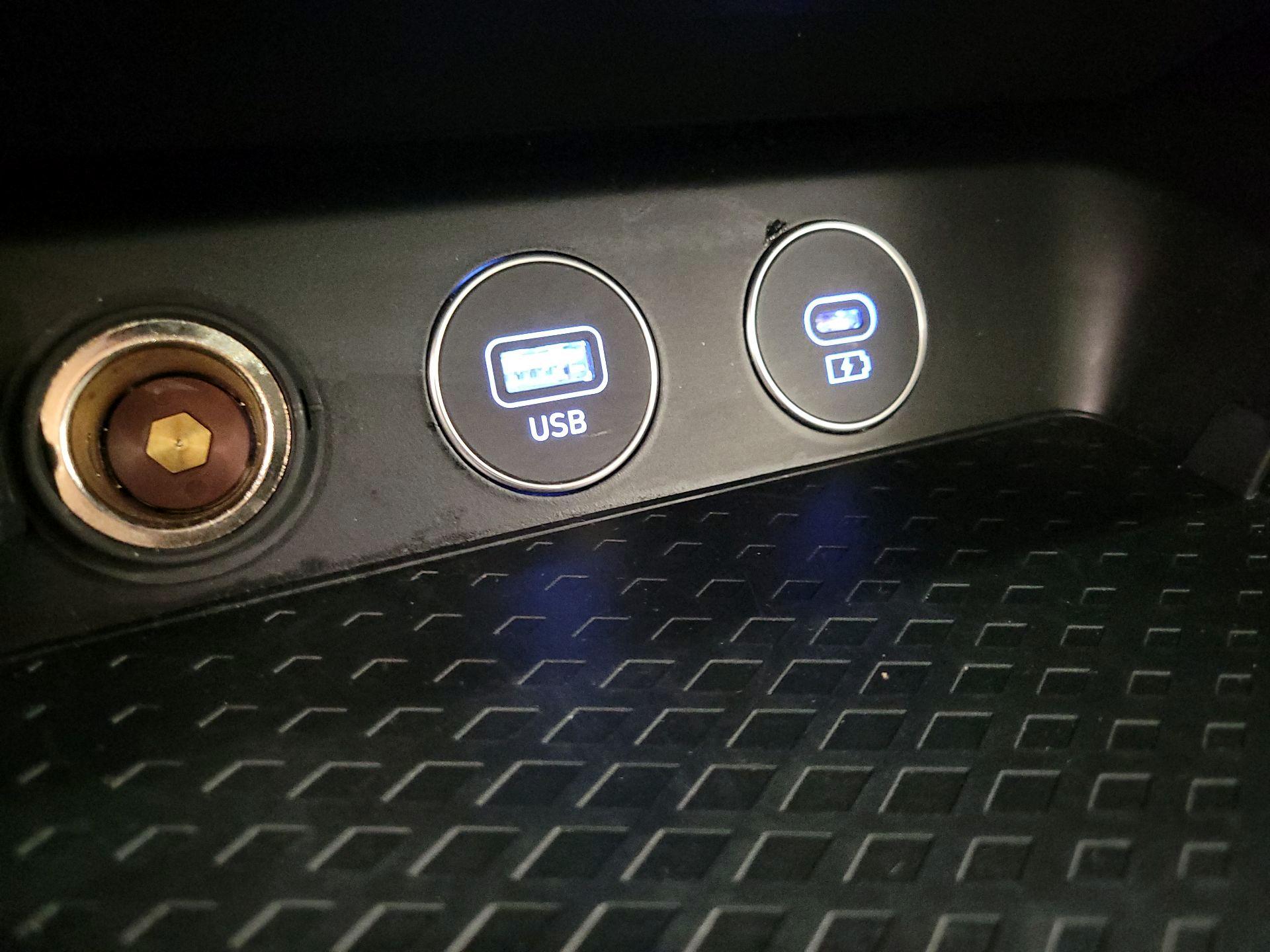 Thumbnail: 2025 Genesis G70 - 19