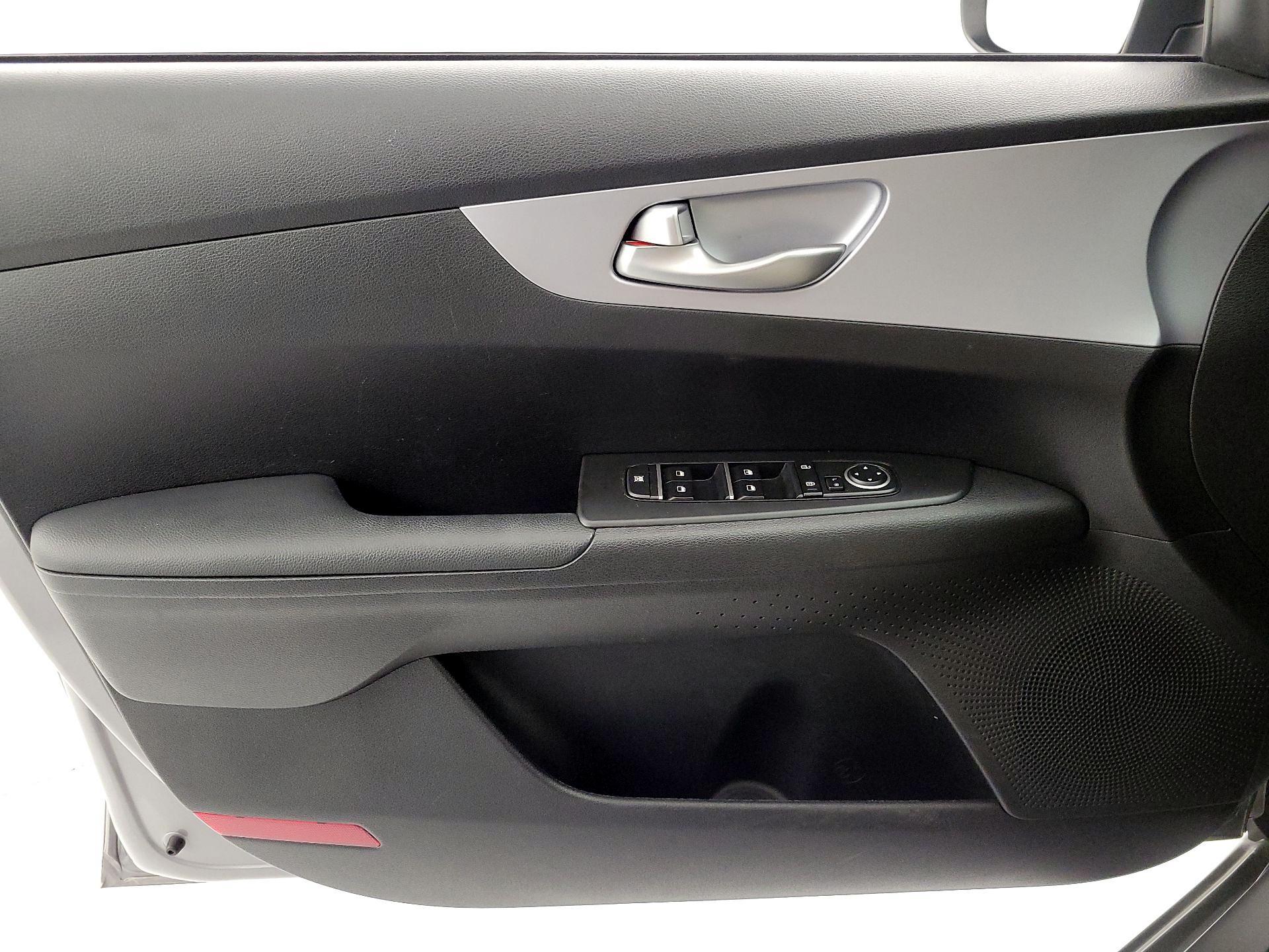 Thumbnail: 2024 Kia Forte - 12