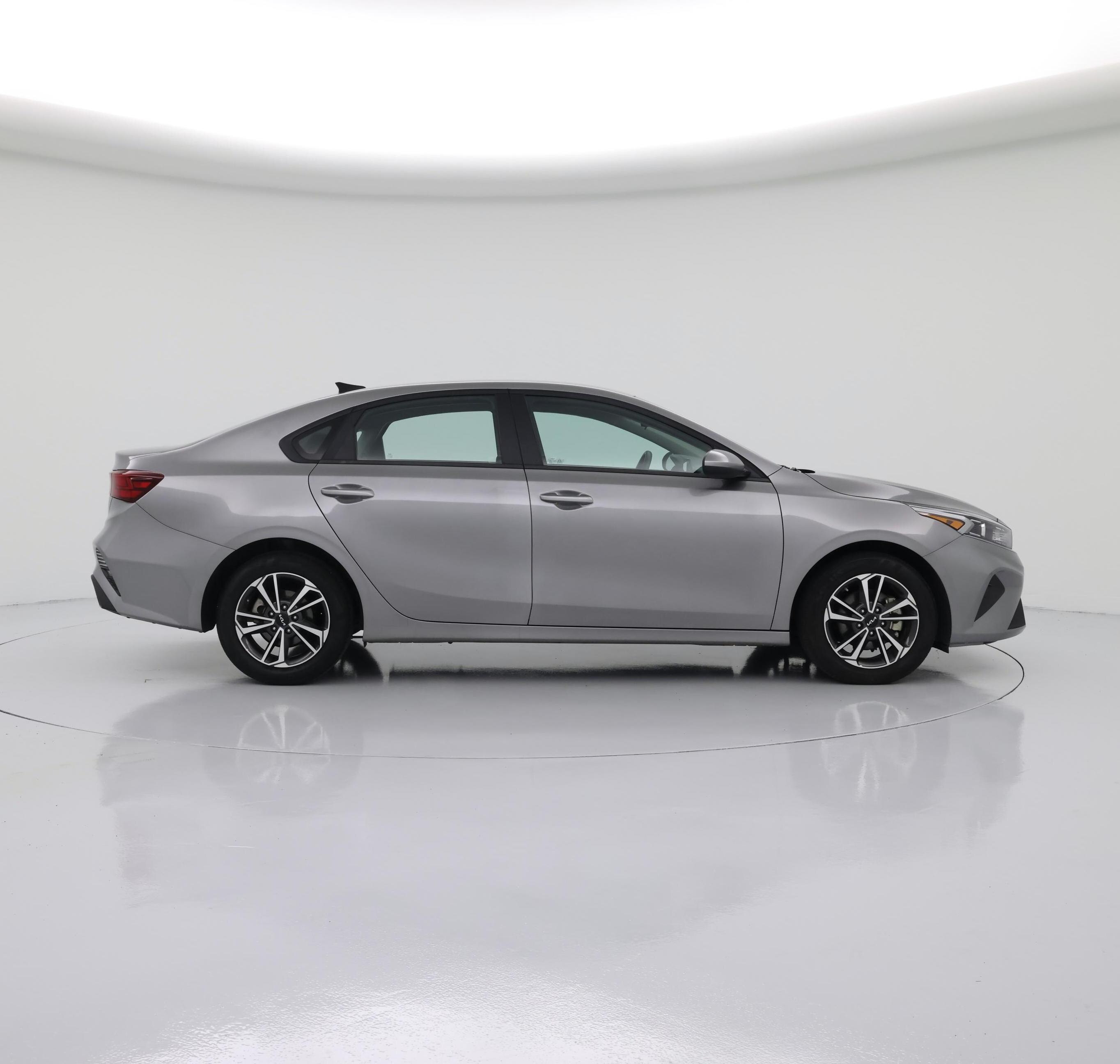 Thumbnail: 2024 Kia Forte - 7