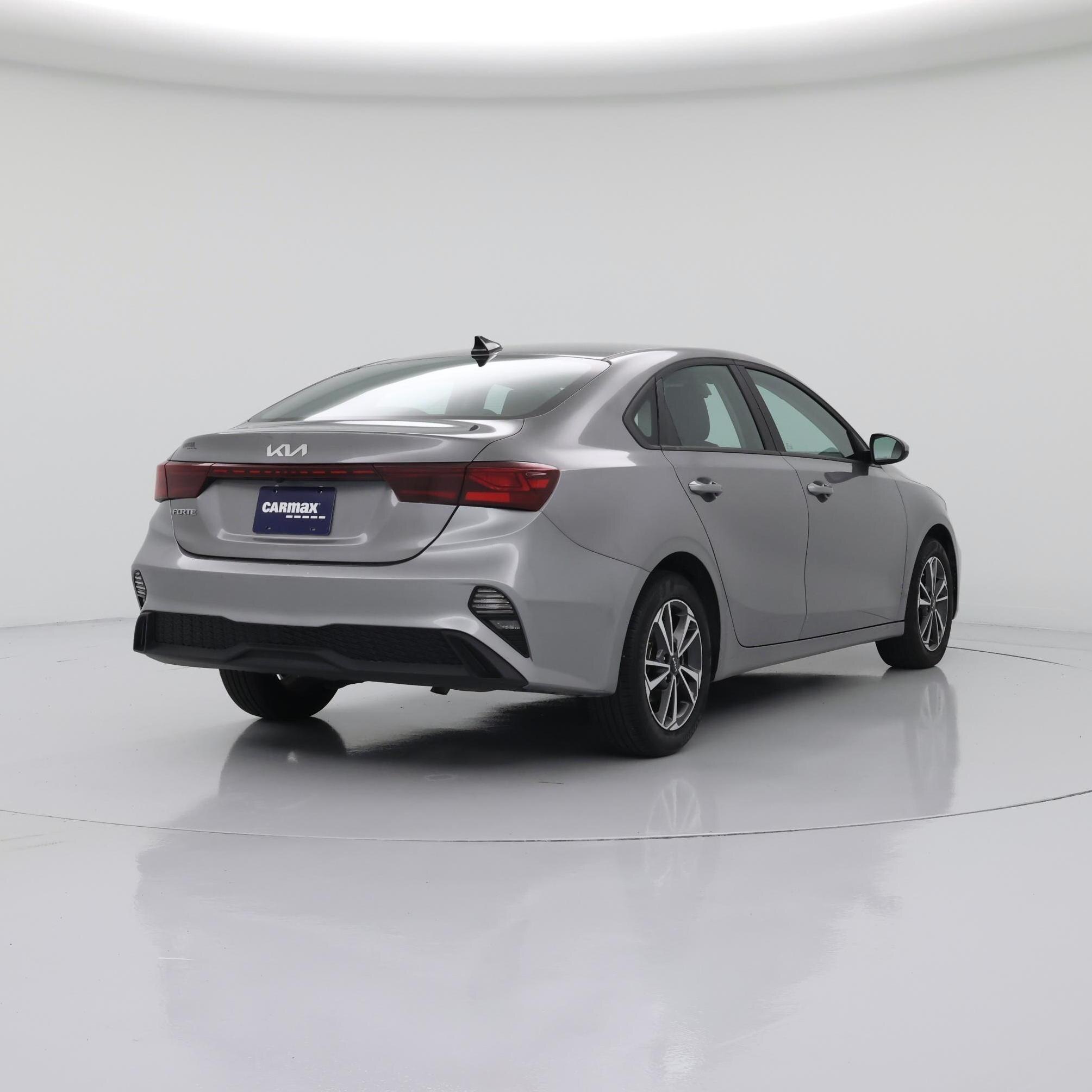 Thumbnail: 2024 Kia Forte - 8