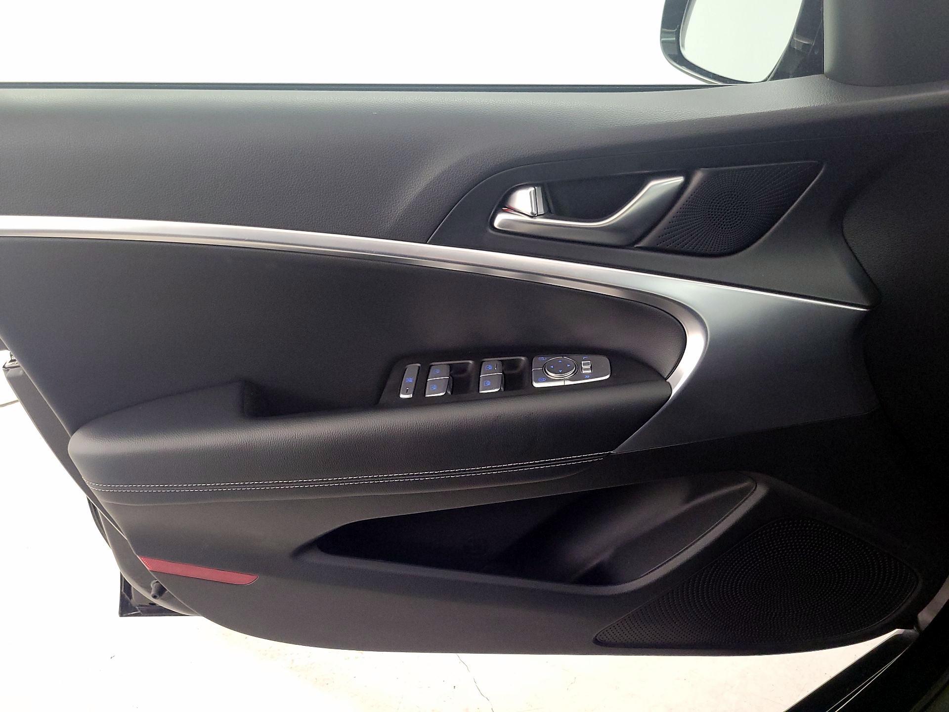 Thumbnail: 2025 Genesis G70 - 12