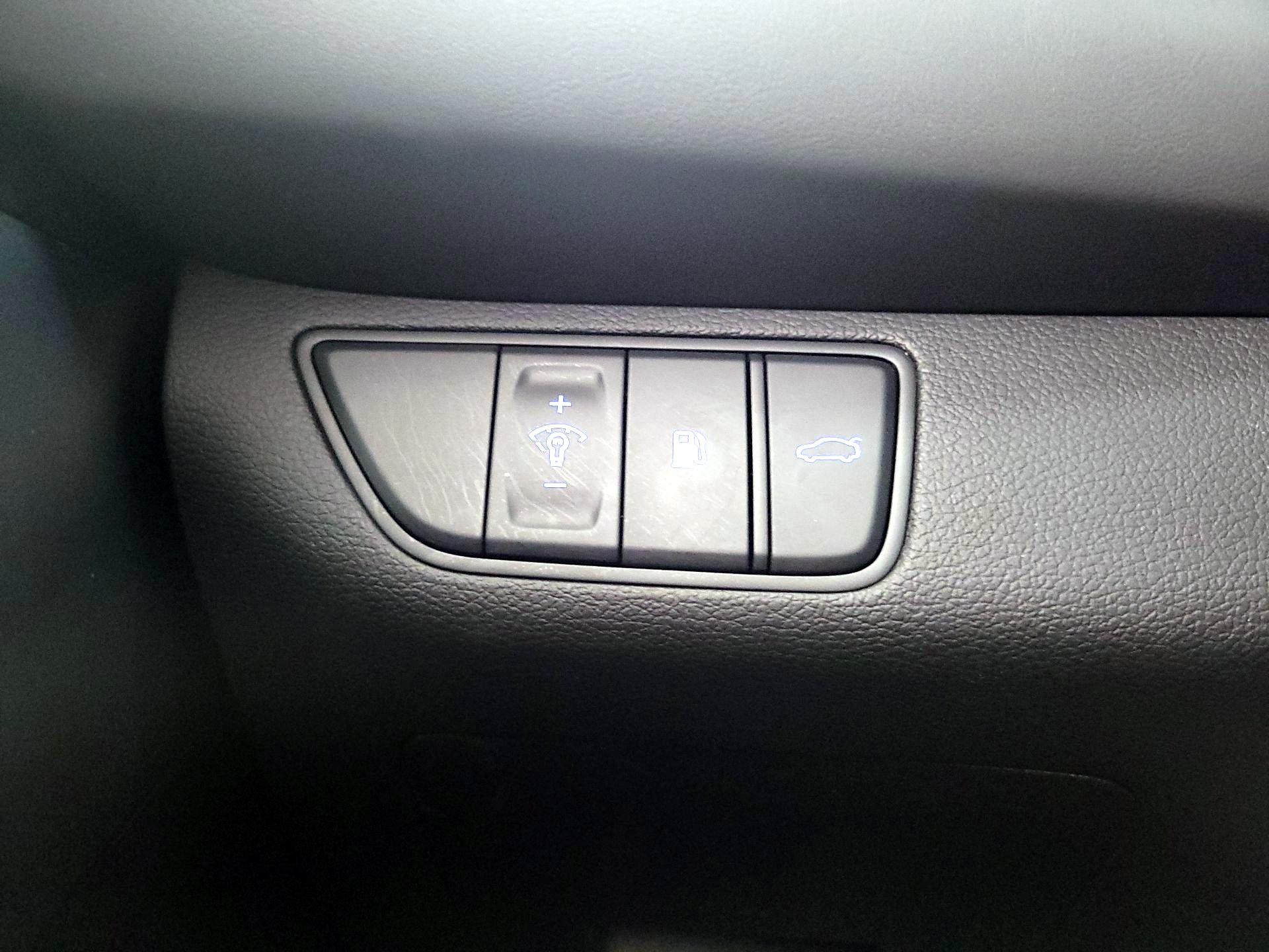 Thumbnail: 2025 Genesis G70 - 13